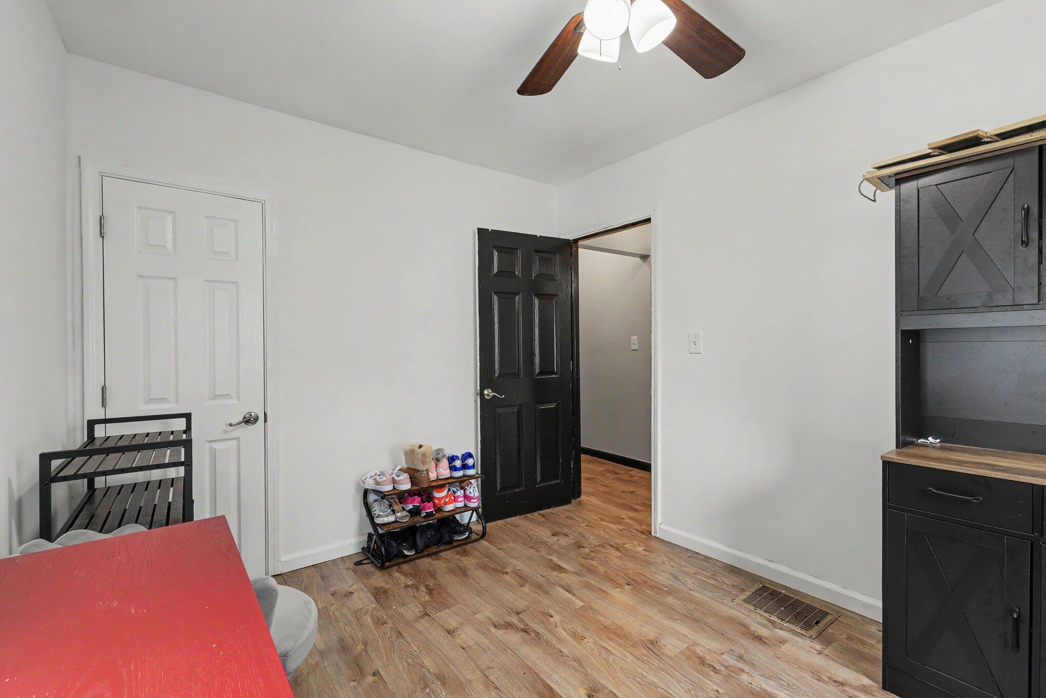100 Sanders Drive Property Photo 16