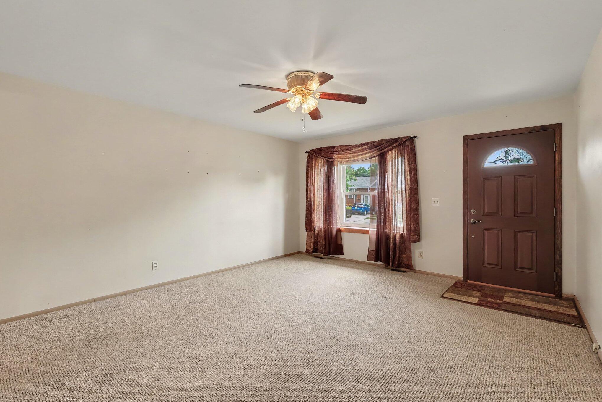 209 Caldwell Drive Property Photo 4
