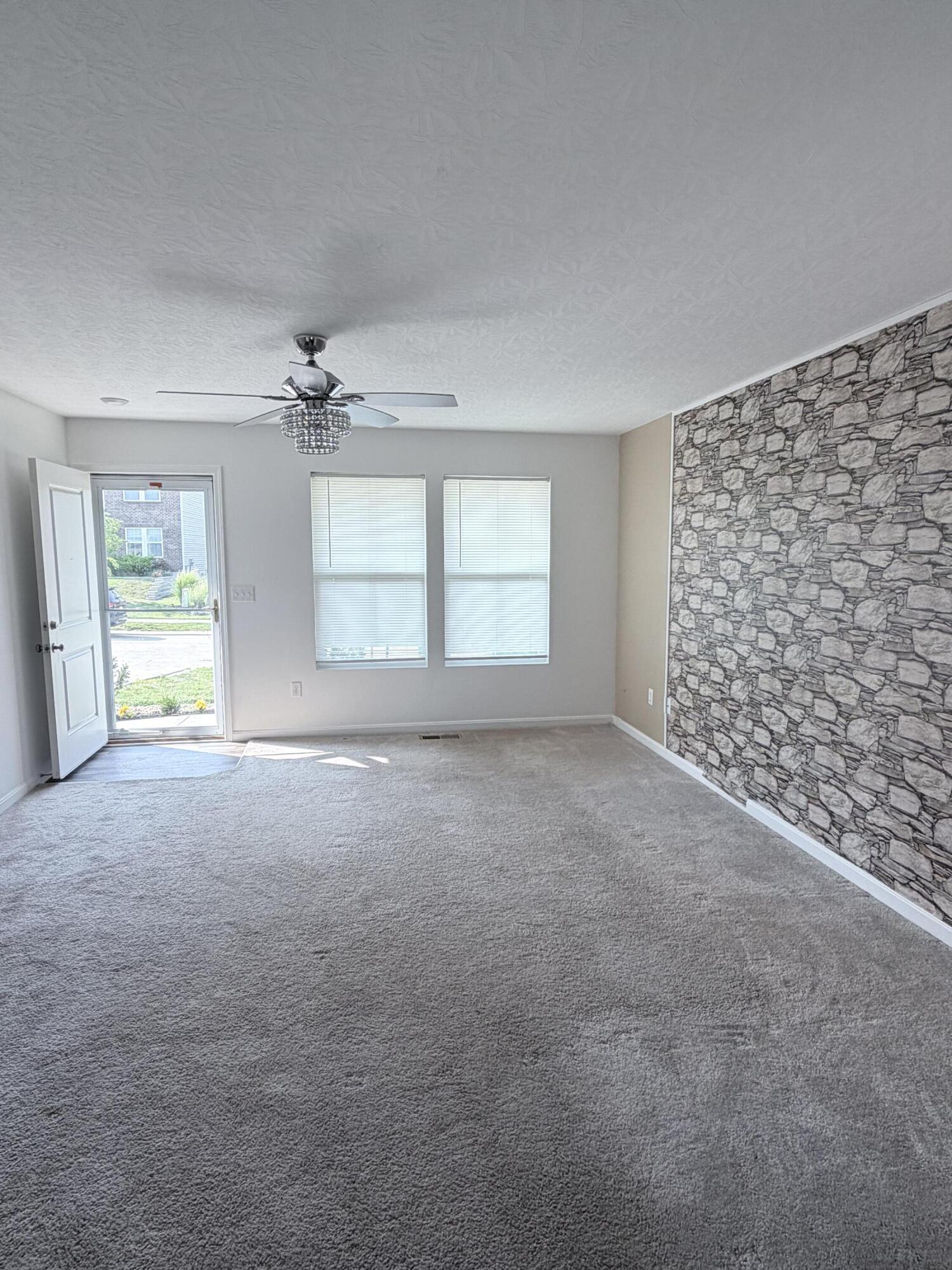 1368 Meadowcrest Circle Property Photo 3