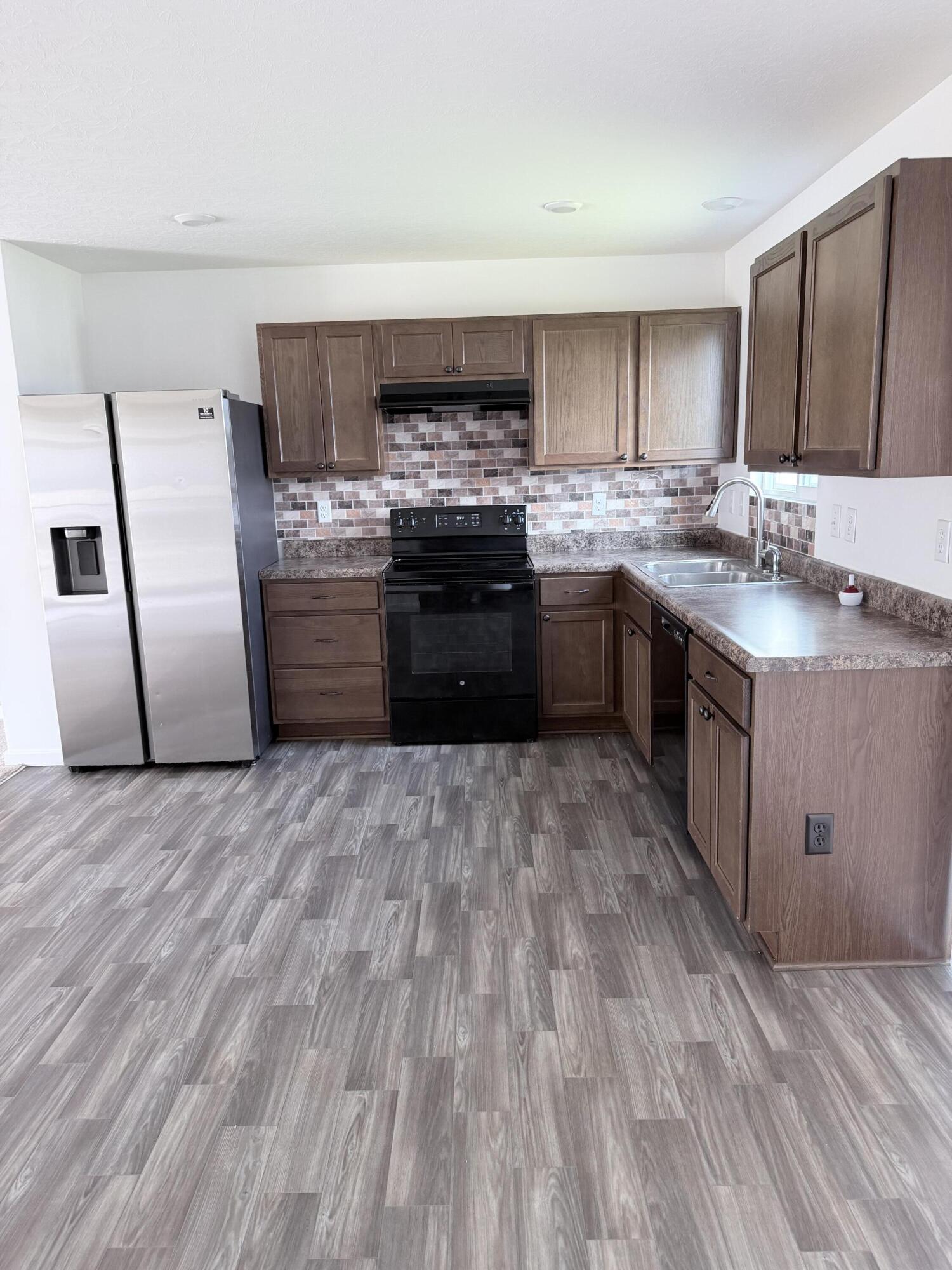 1368 Meadowcrest Circle Property Photo 4