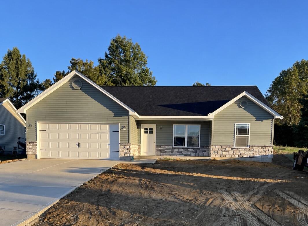 123 Summerfield Drive Property Photo 1