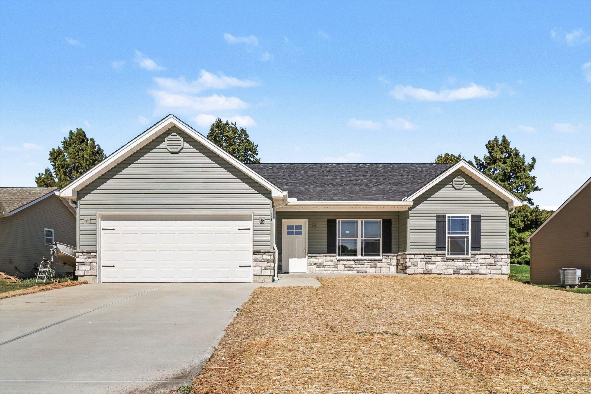 123 Summerfield Drive Property Photo 1