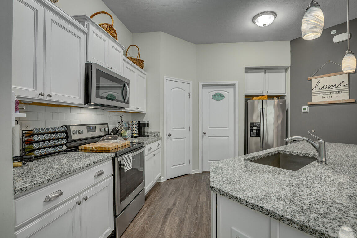 1825 Jesse Lane Property Photo 8