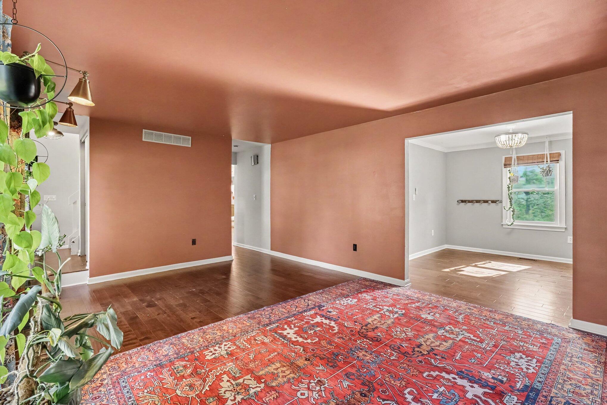 705 Oakridge Drive Property Photo 10