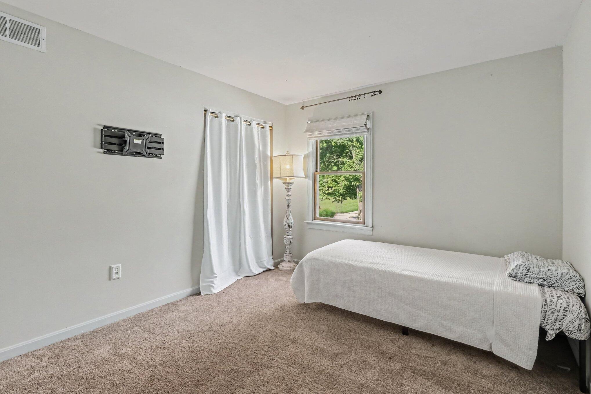705 Oakridge Drive Property Photo 17