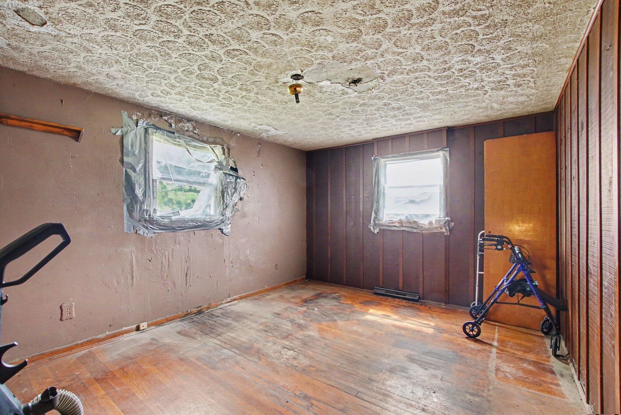 484 Cardinal Court Property Photo 8