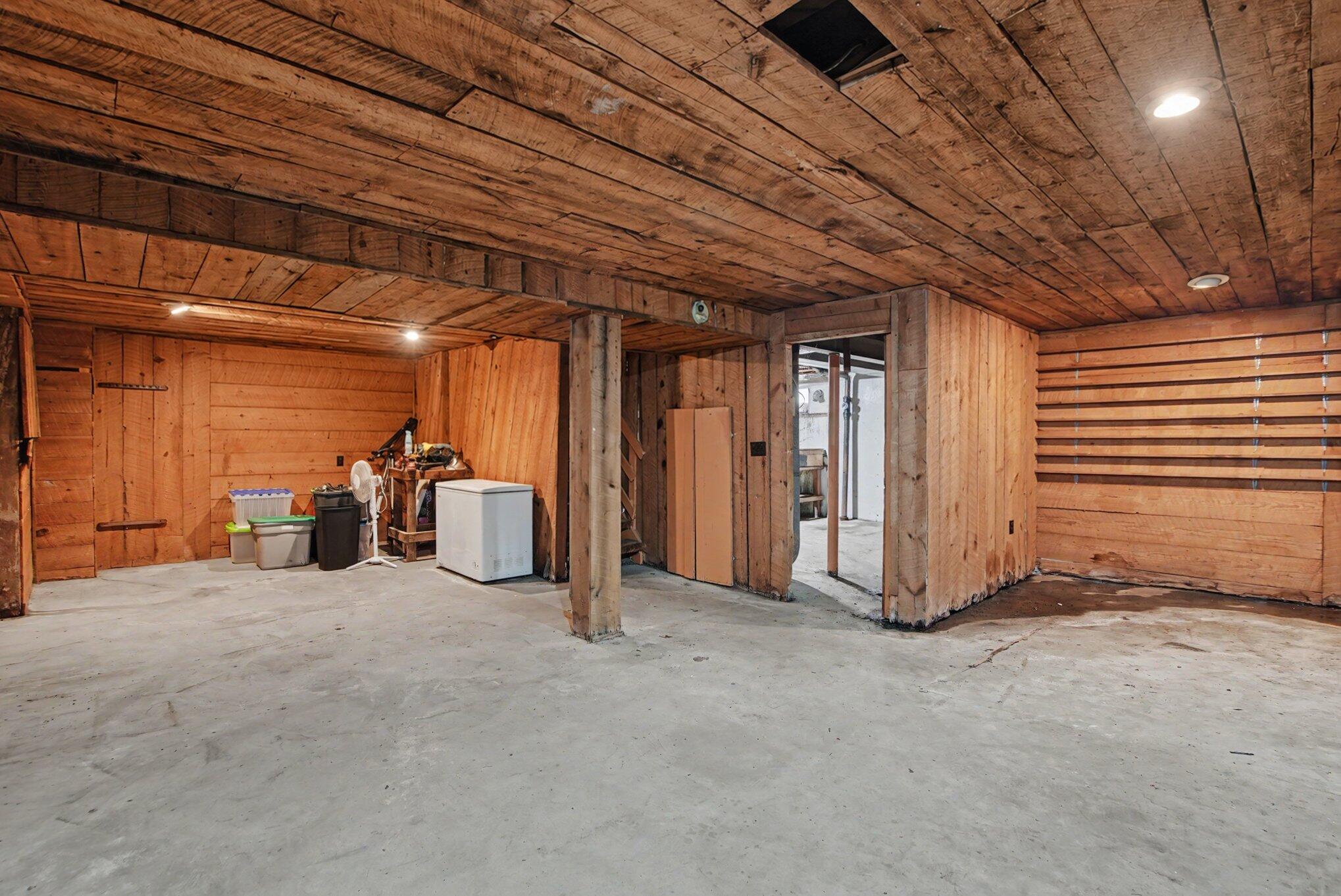 484 Cardinal Court Property Photo 10