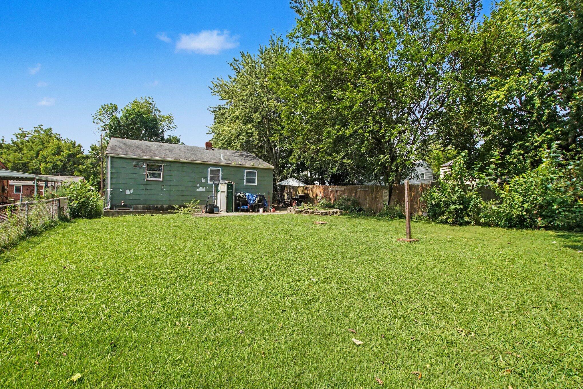 484 Cardinal Court Property Photo 15