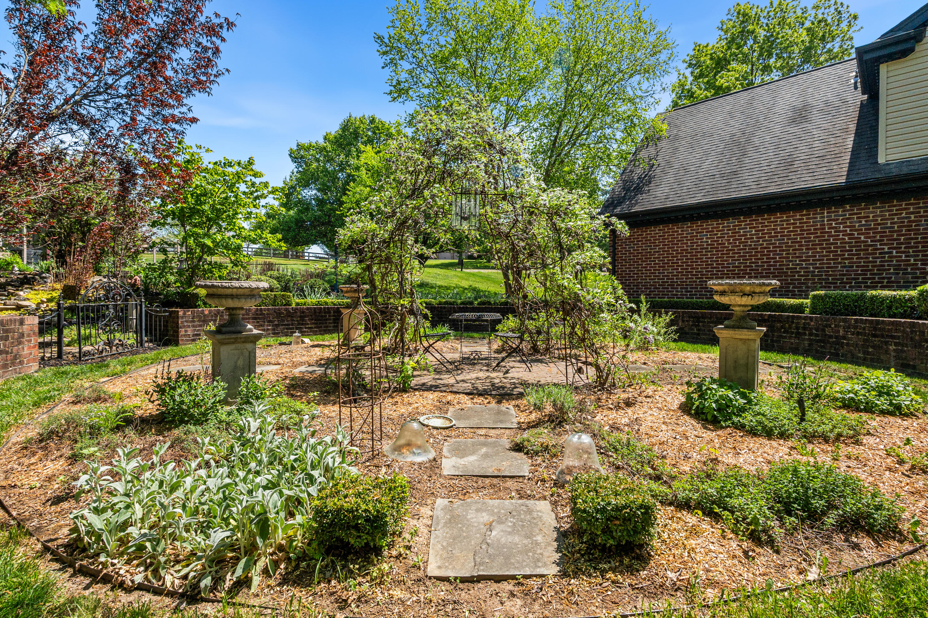 12274 Gaines Way Property Photo 7