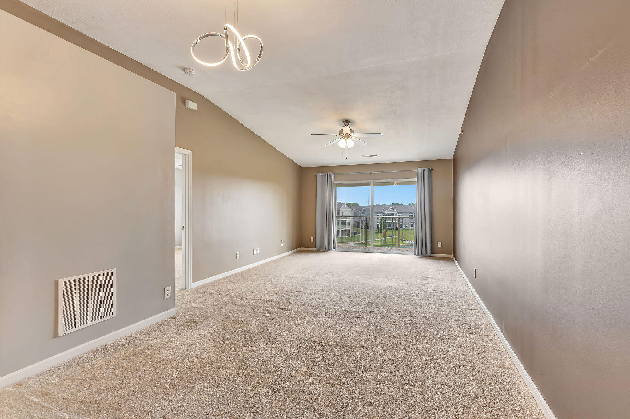 797 Slate View Property Photo 9