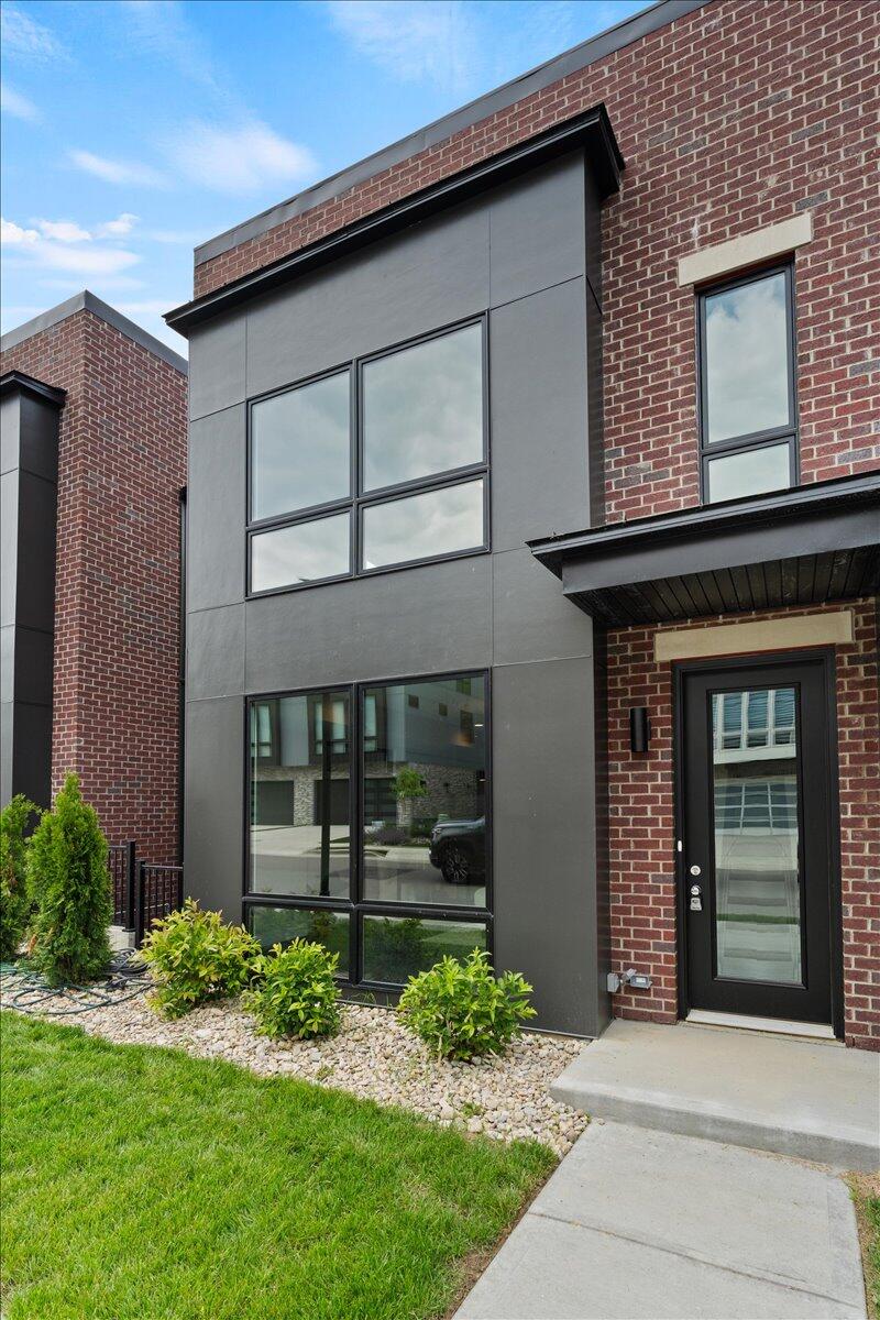 93 W 13th Street, 12 Property Photo 3