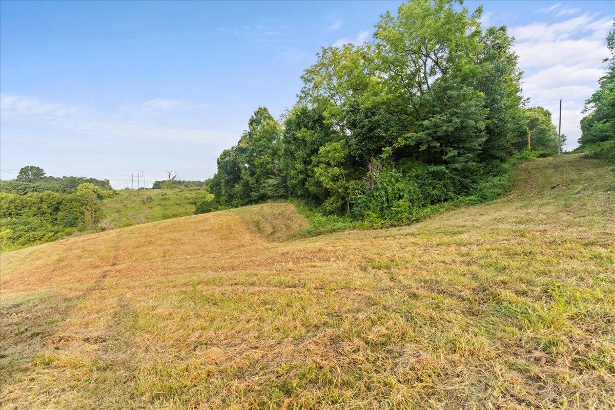 495 Winn Road Property Photo 3
