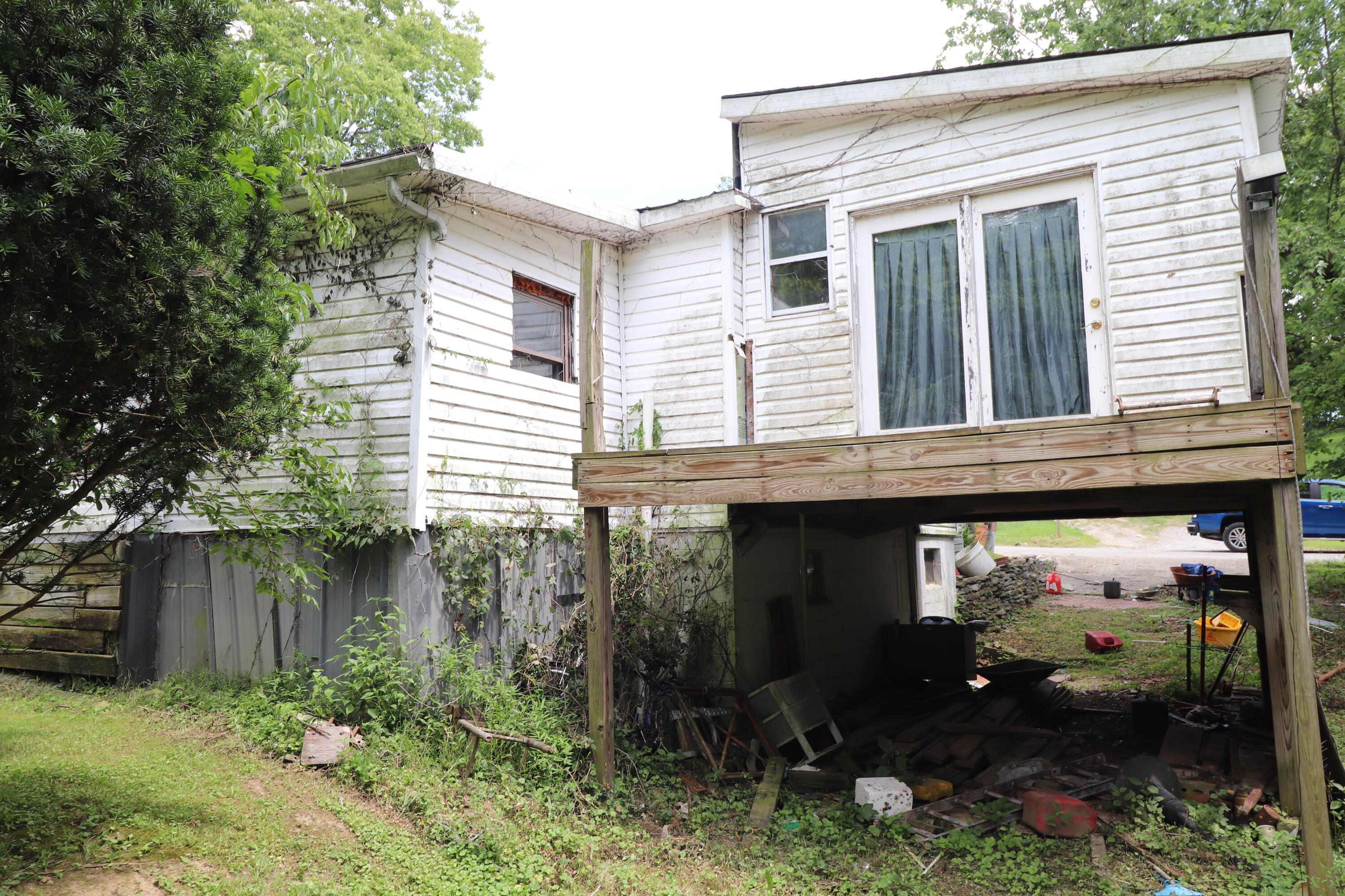 354 Garrett Avenue Property Photo 9