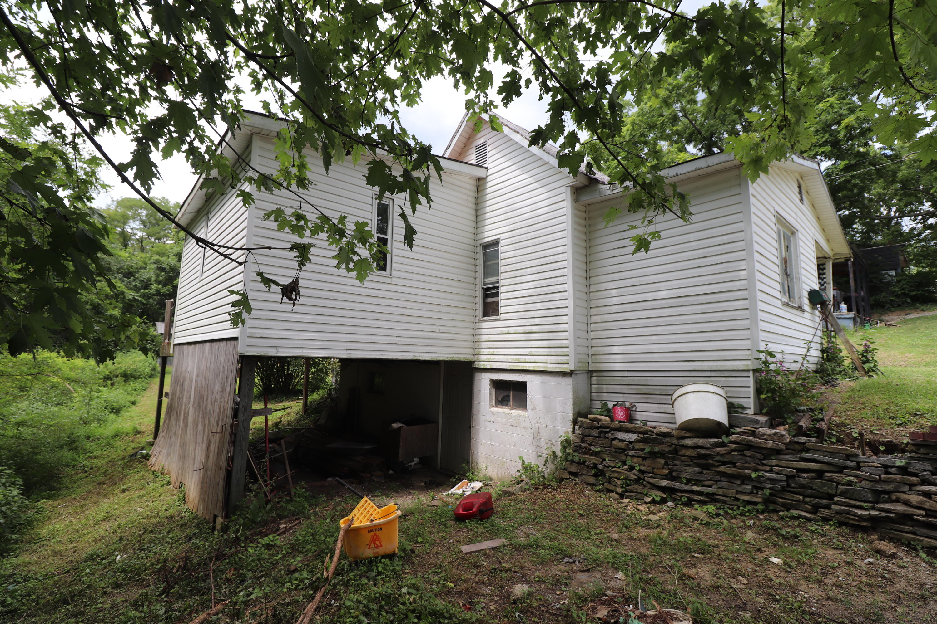 354 Garrett Avenue Property Photo 16