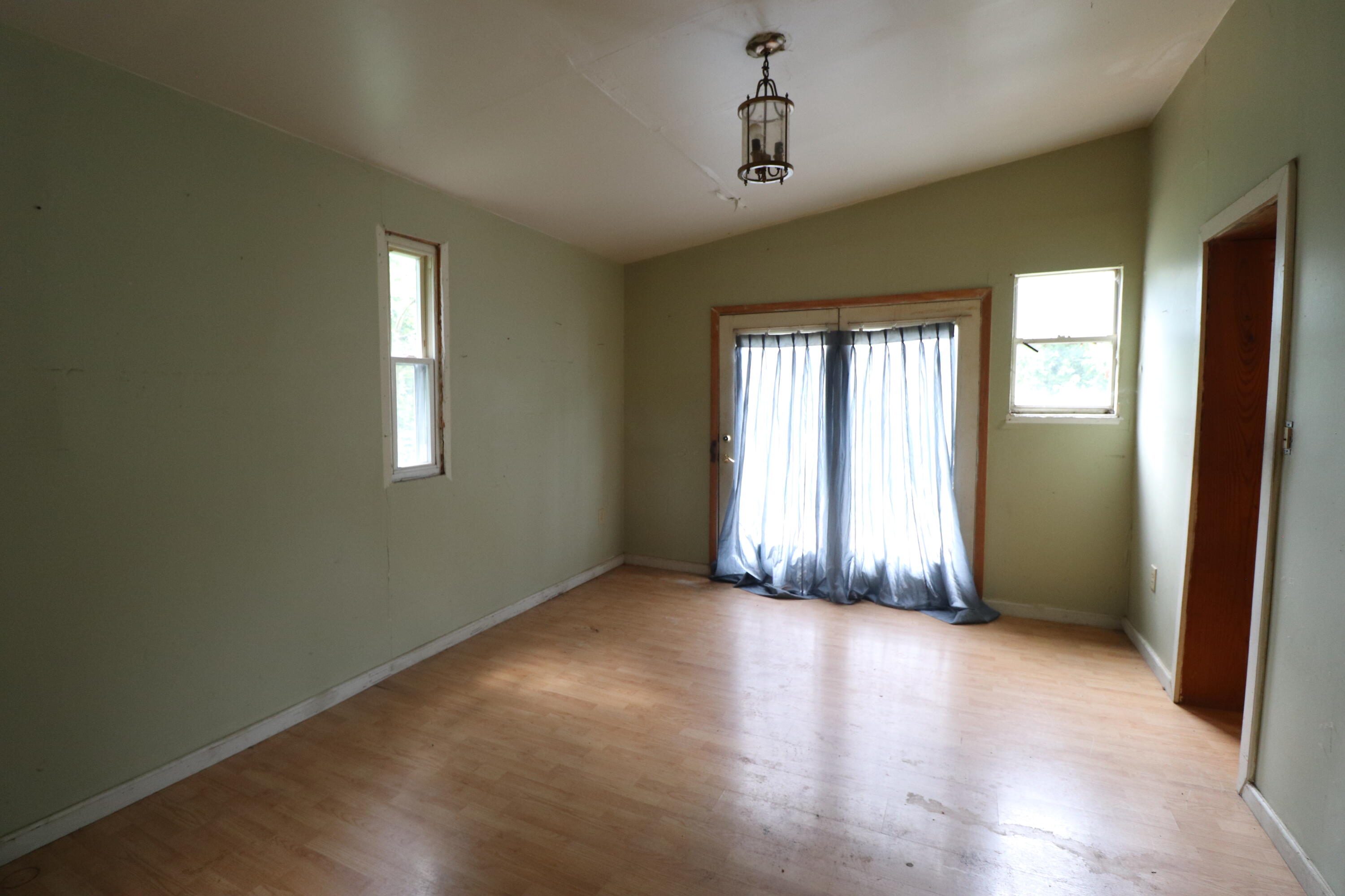 354 Garrett Avenue Property Photo 39