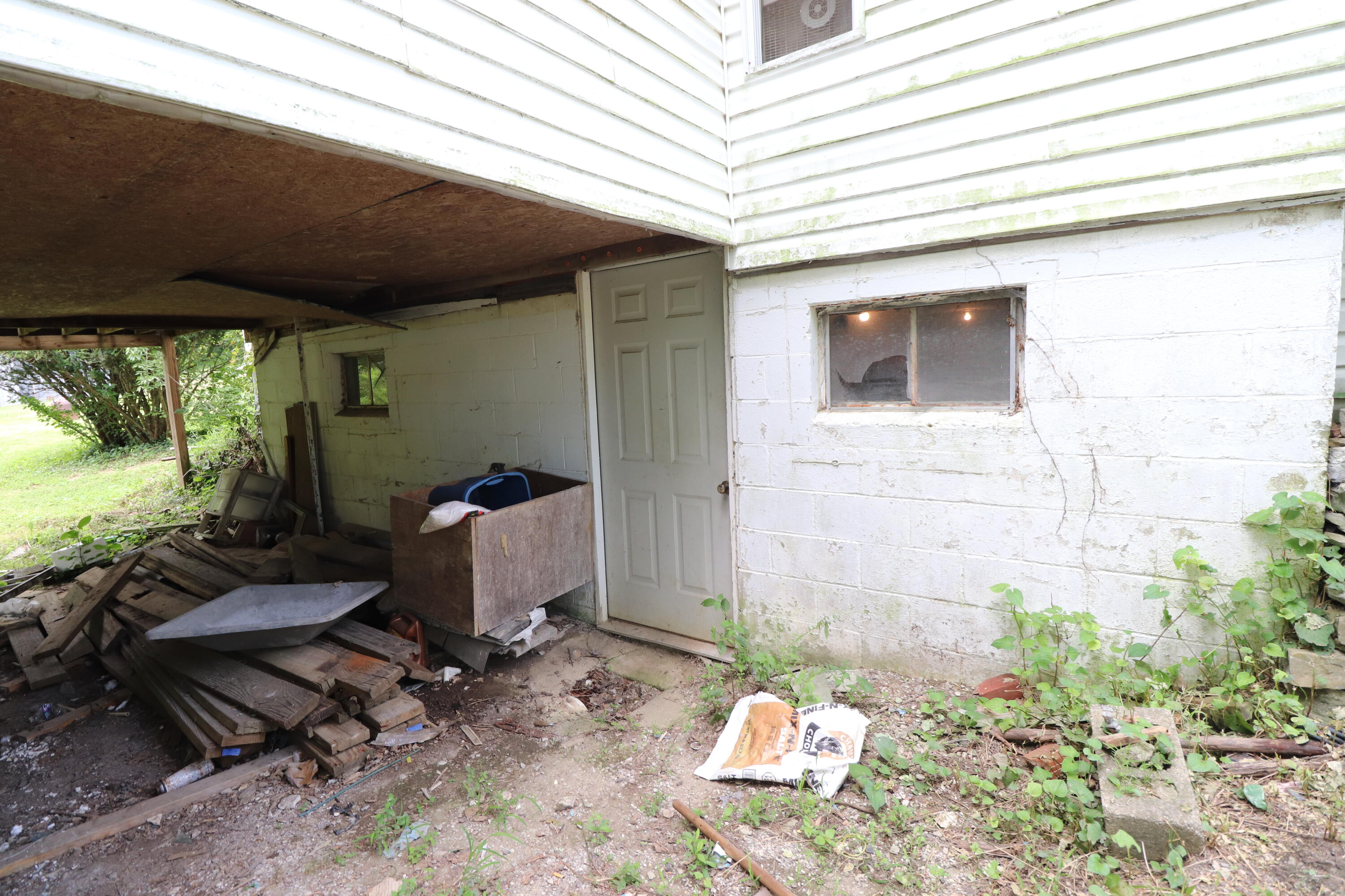 354 Garrett Avenue Property Photo 48
