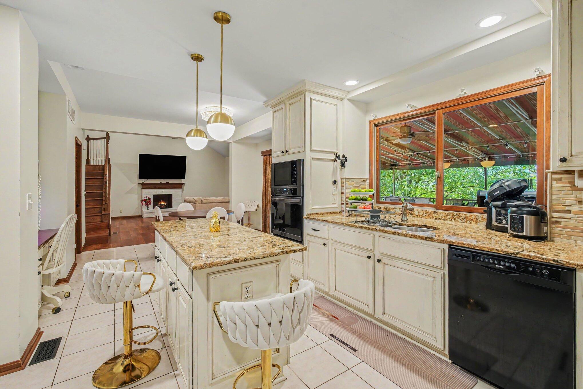 10196 Waterside Court Property Photo 13