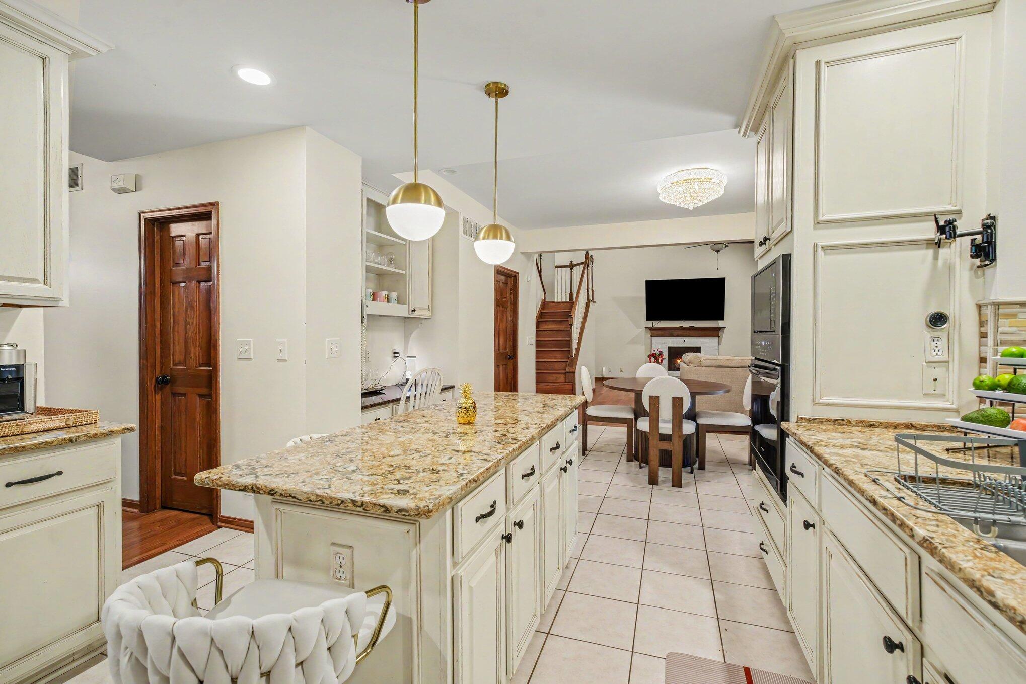 10196 Waterside Court Property Photo 15