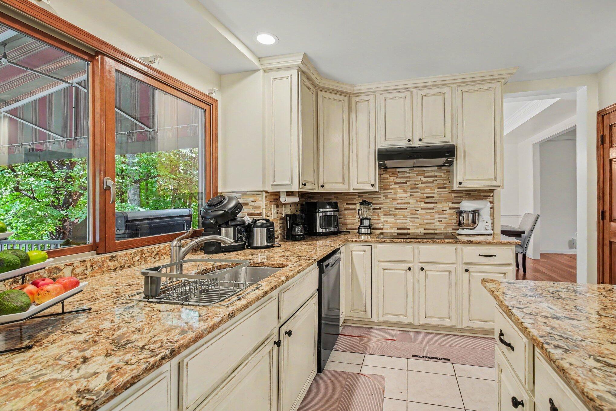 10196 Waterside Court Property Photo 16