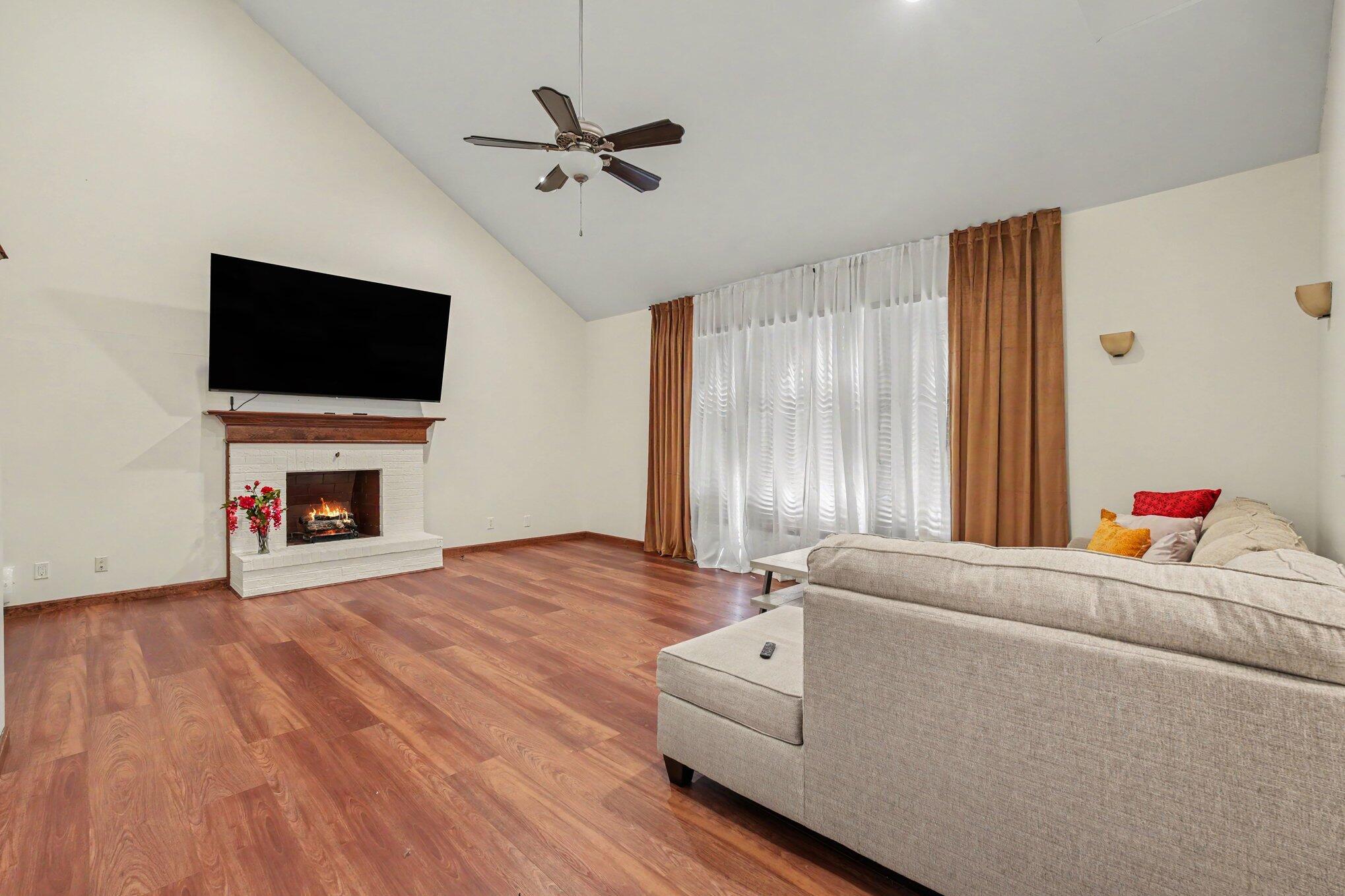 10196 Waterside Court Property Photo 19