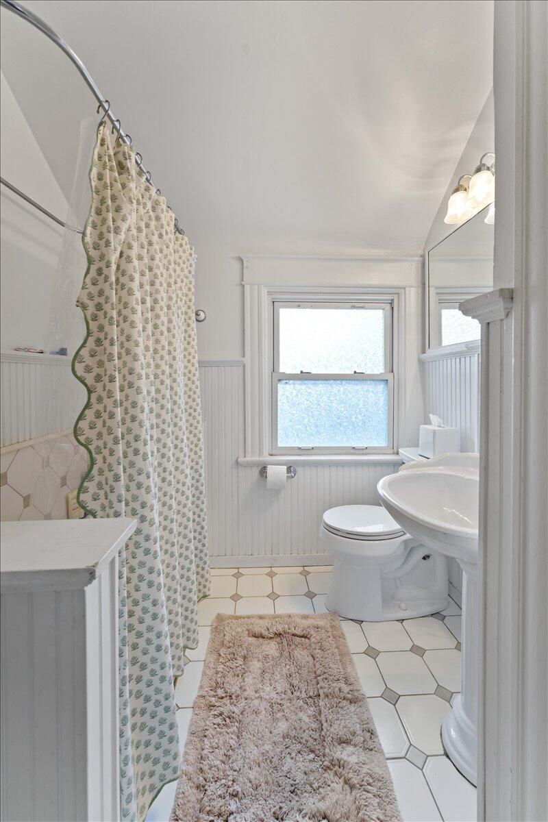 808 E 7th Street Property Photo 32