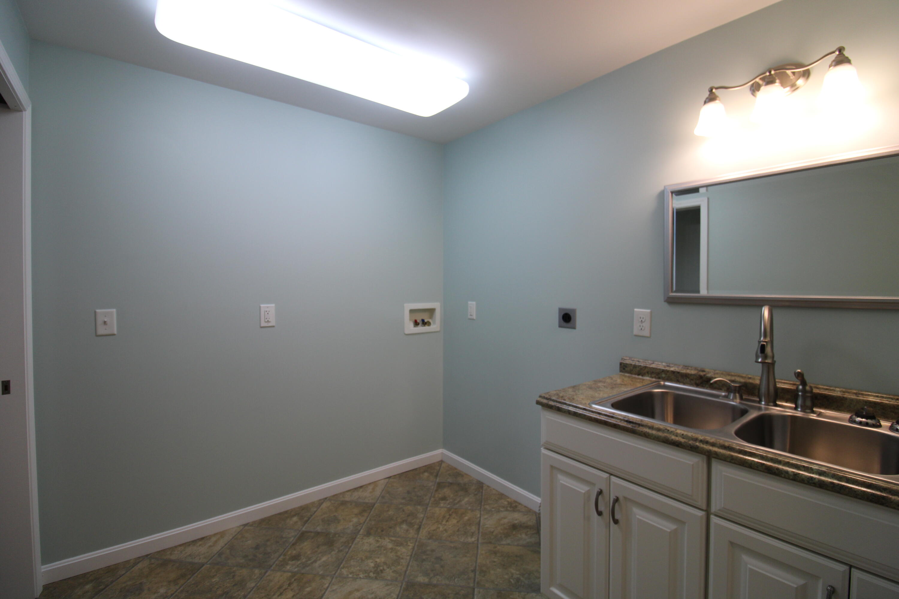 1 Tracy Lane Property Photo 28