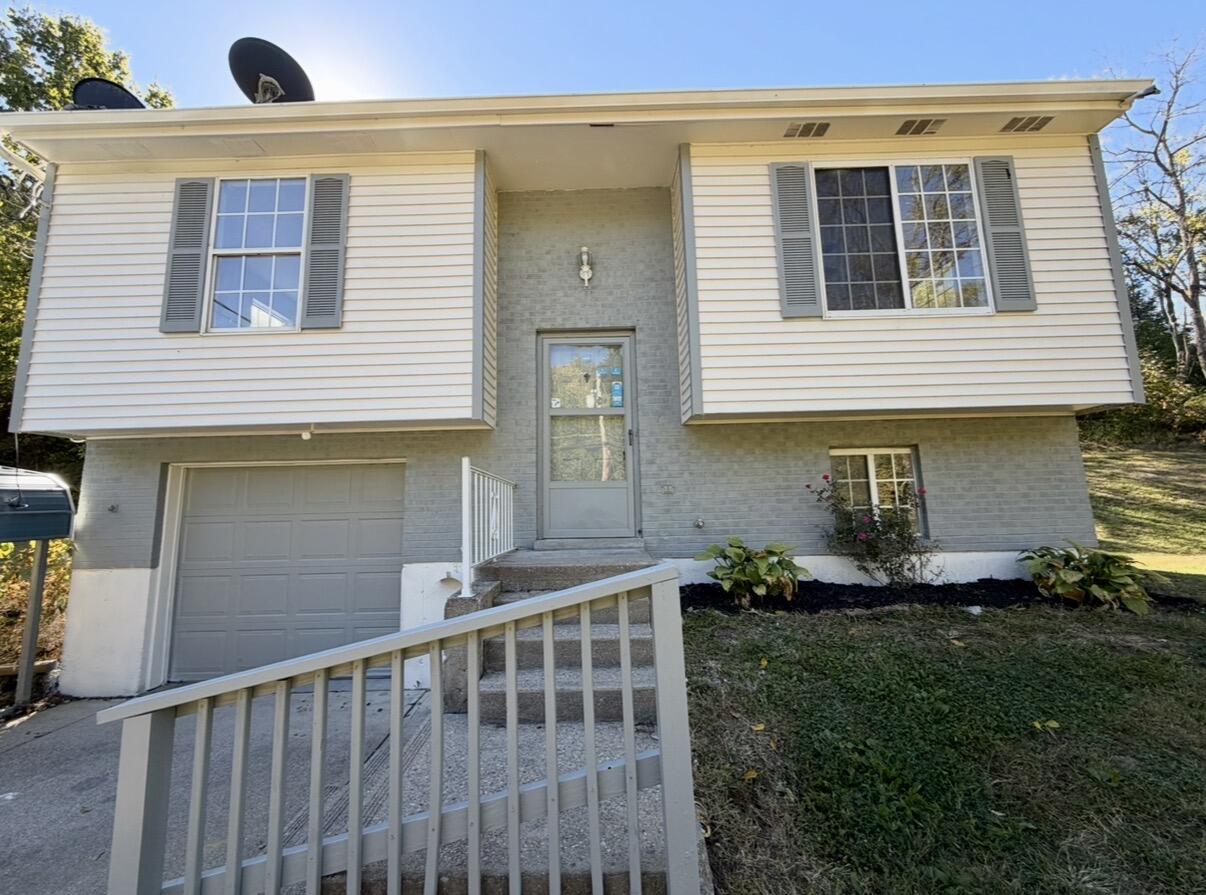 10322 Persimmon Grove Pike Property Photo 1