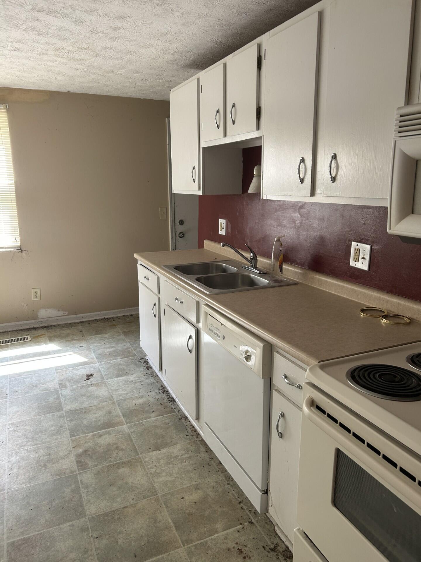 145 Bluffside Drive Property Photo 3