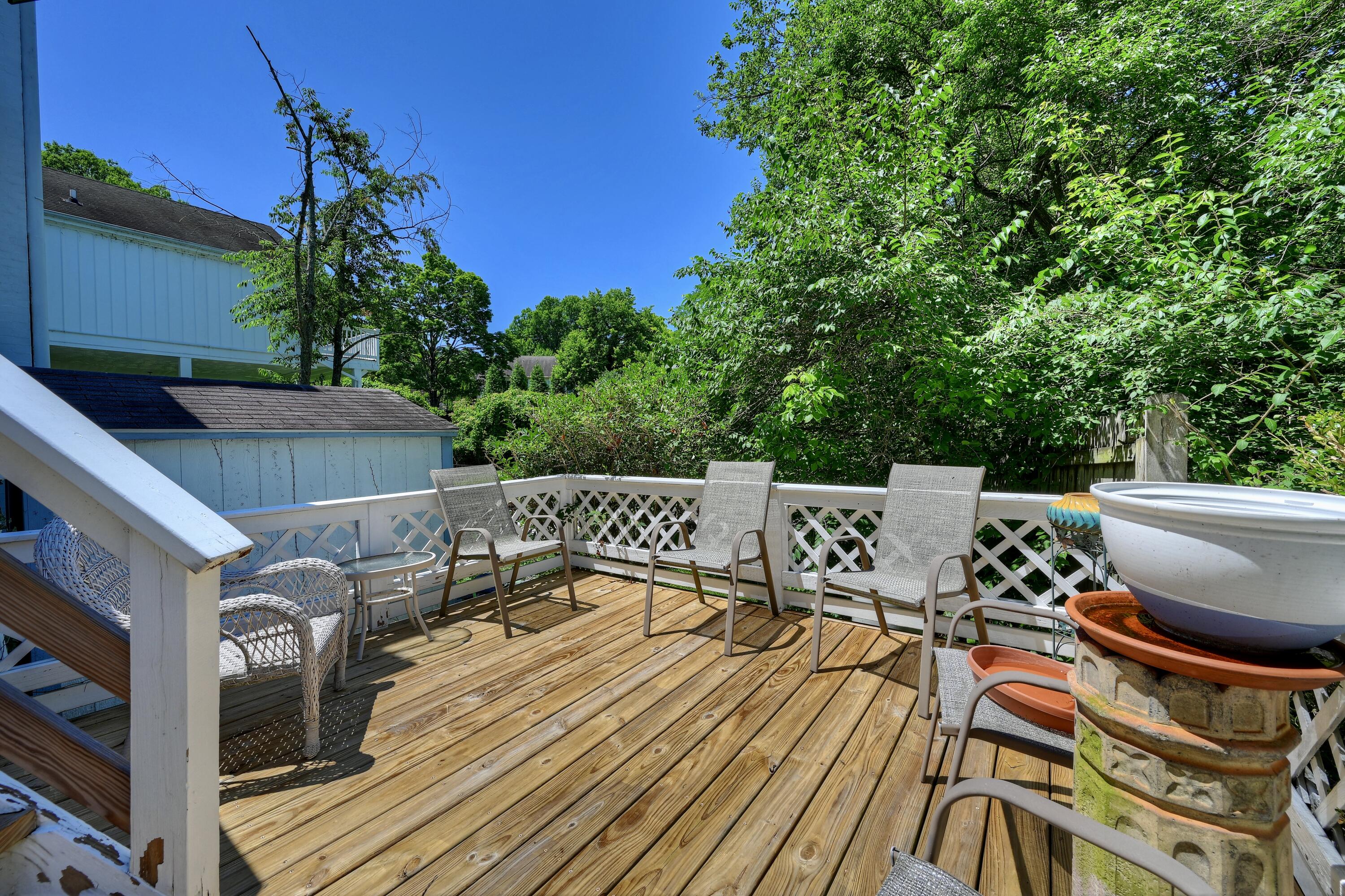 29 Meadow Lane Property Photo 10