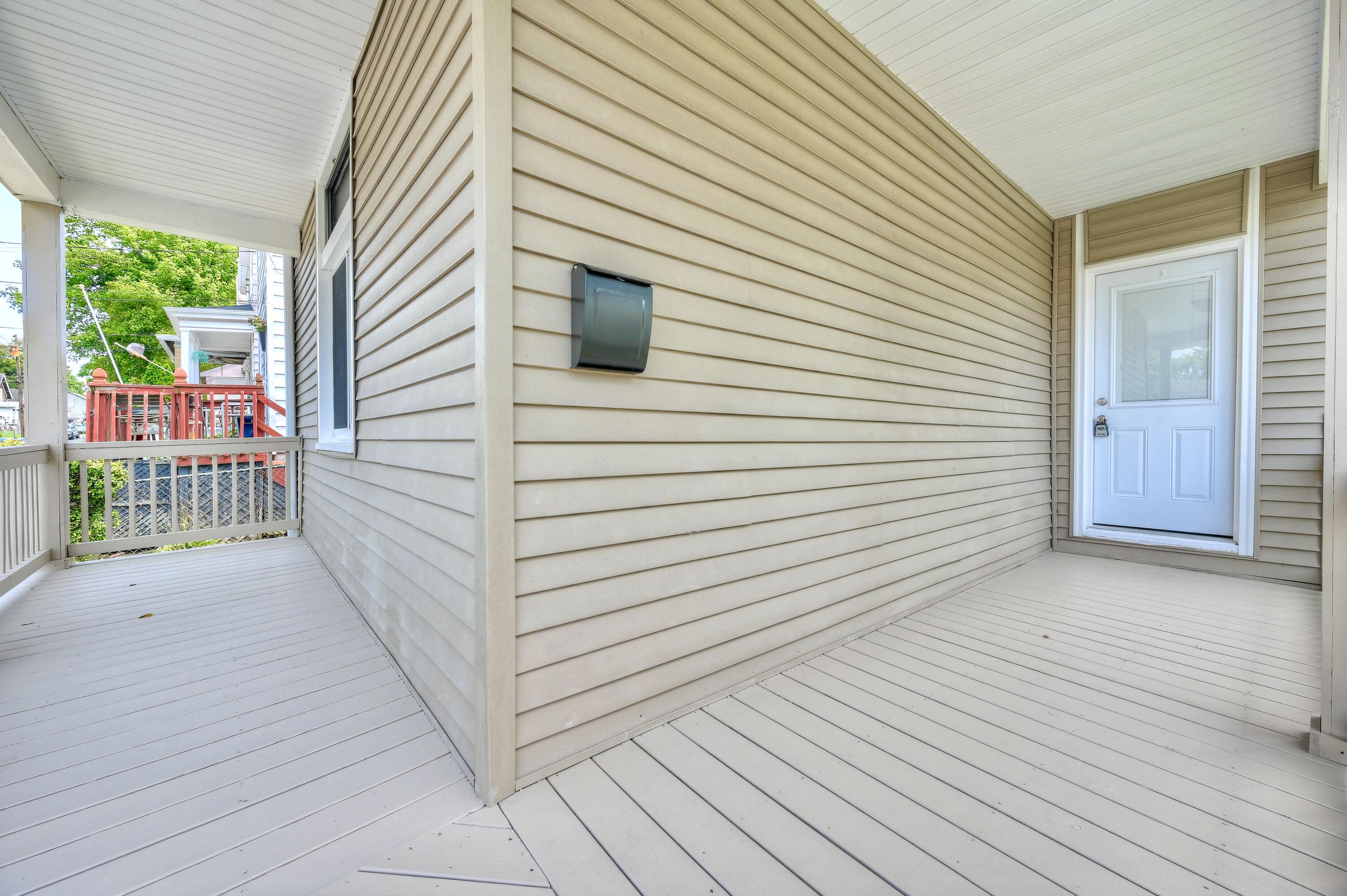 922 6th Avenue Property Photo 3