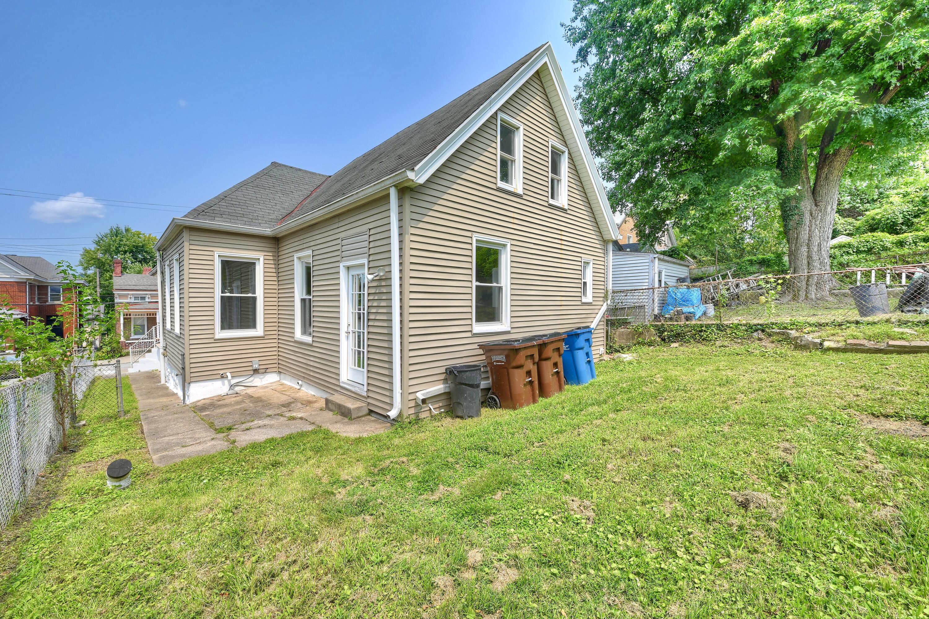 922 6th Avenue Property Photo 12
