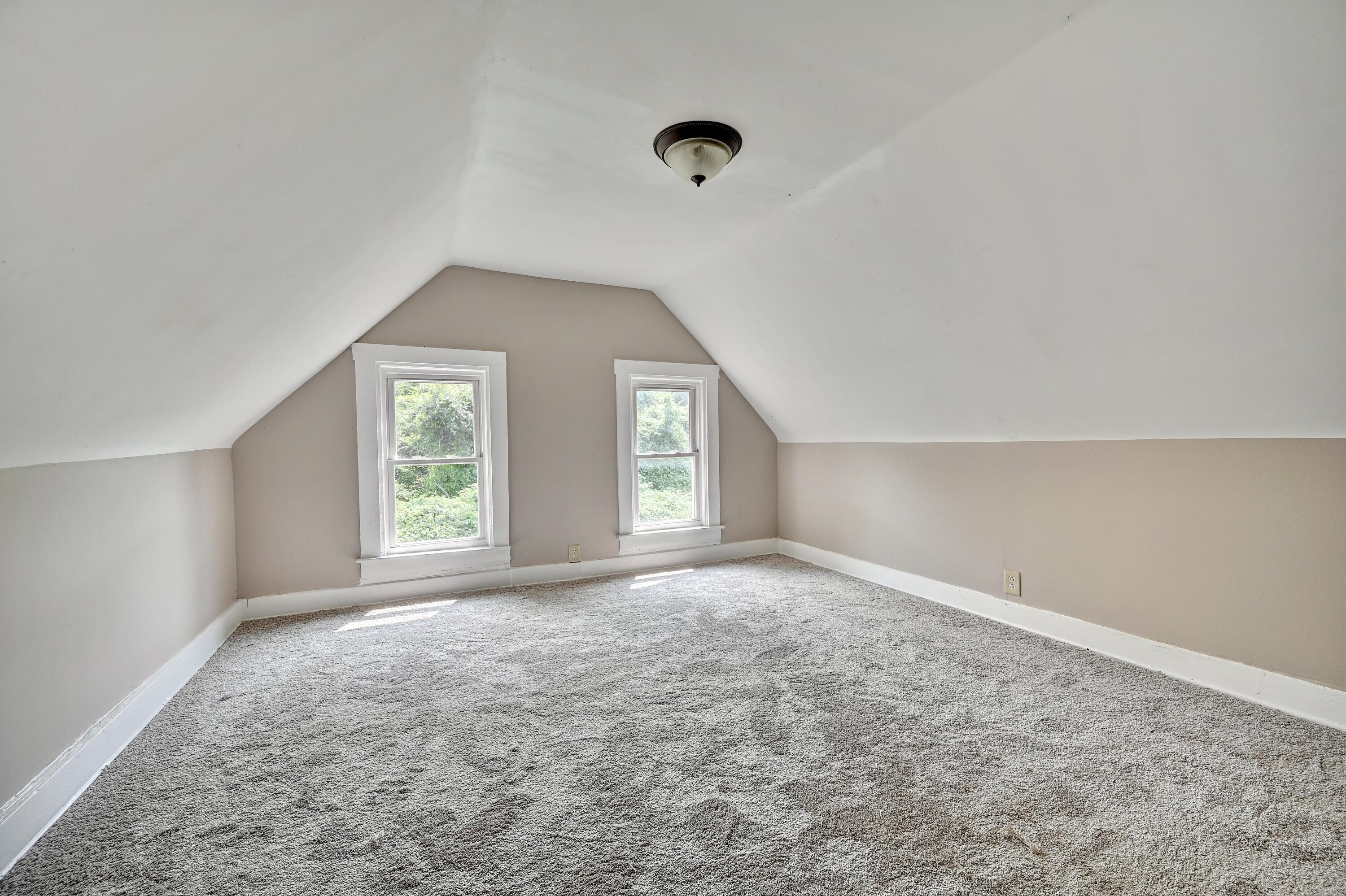 922 6th Avenue Property Photo 20