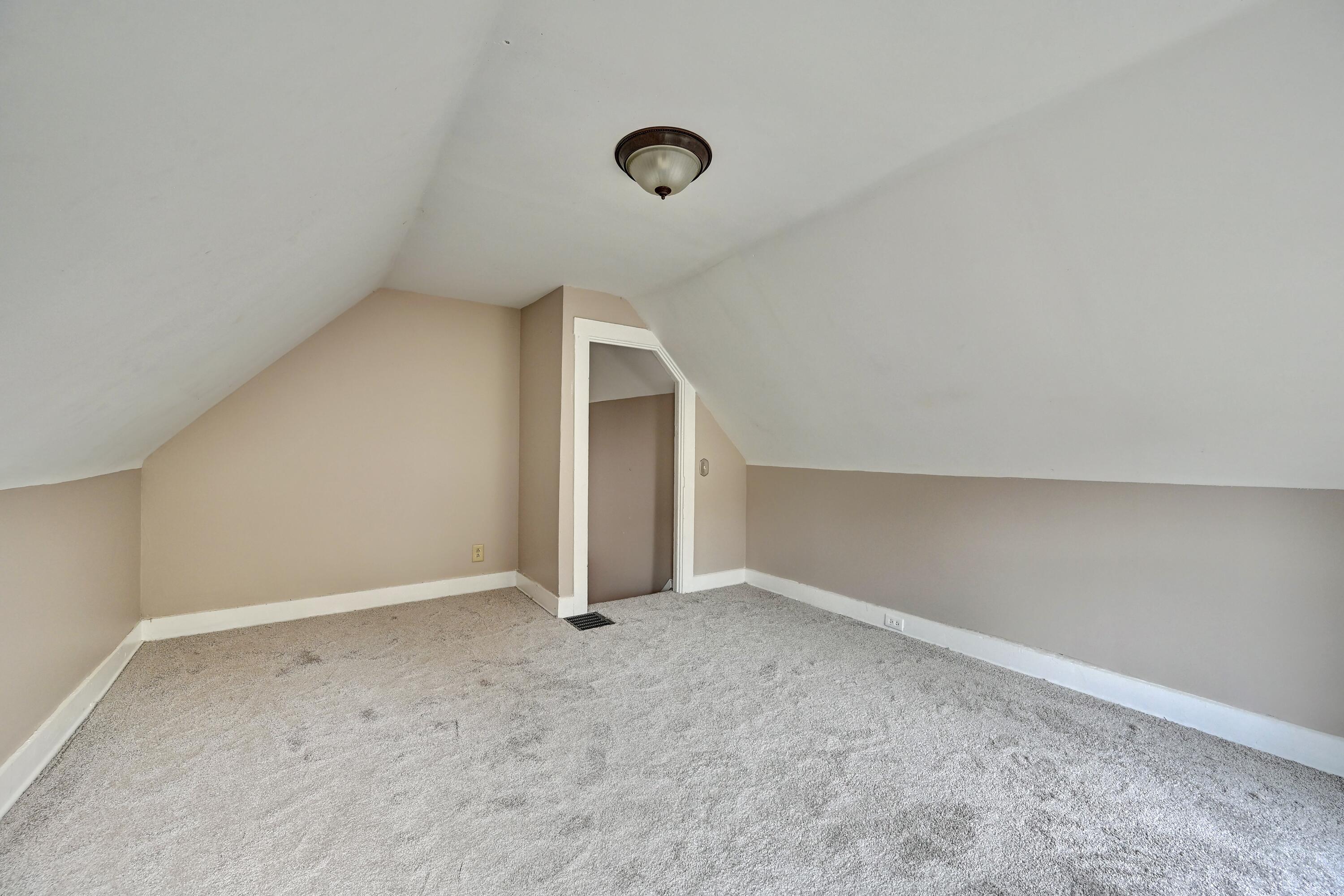 922 6th Avenue Property Photo 21
