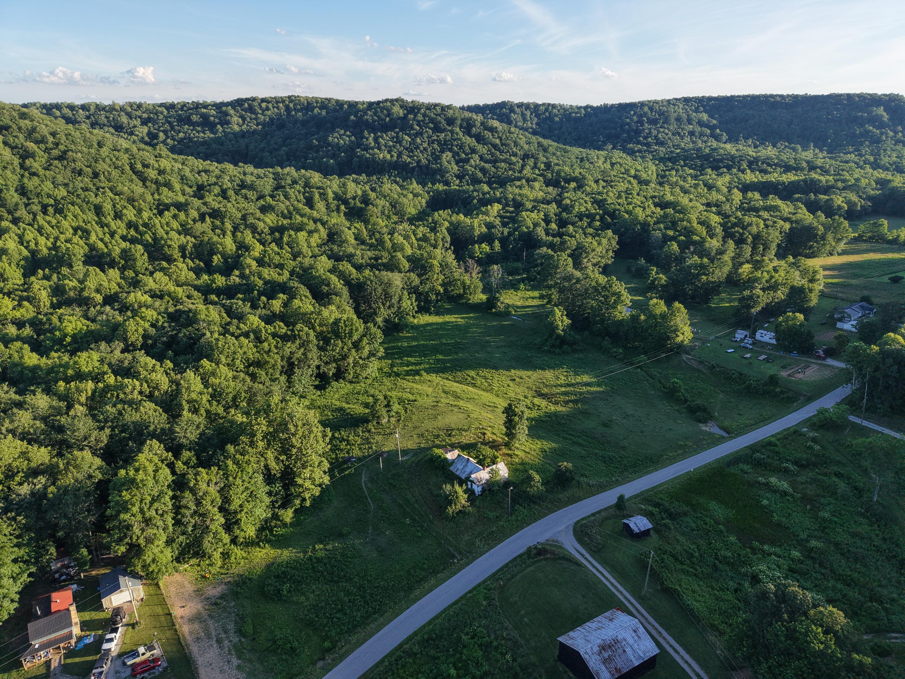 2319 Beechy Creek Road Property Photo 1