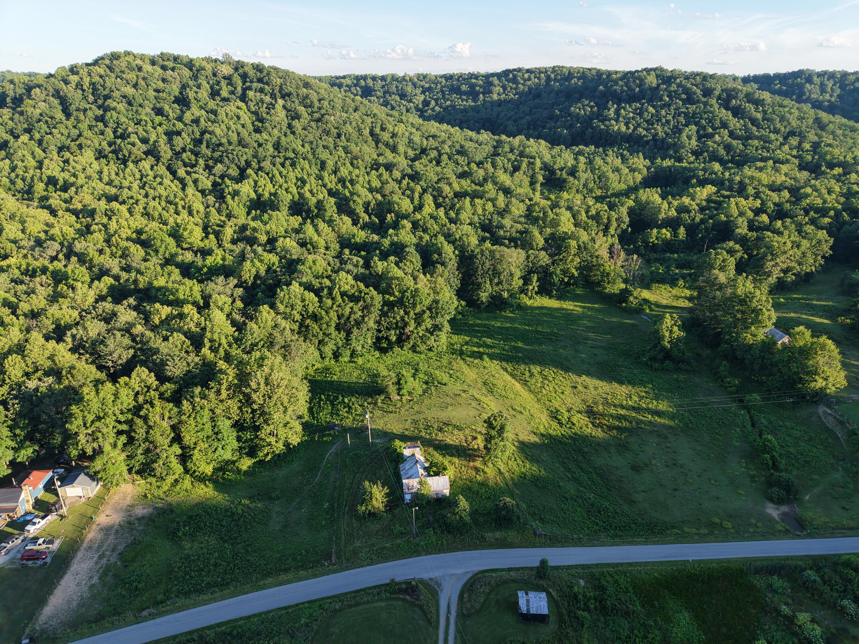2319 Beechy Creek Road Property Photo 2