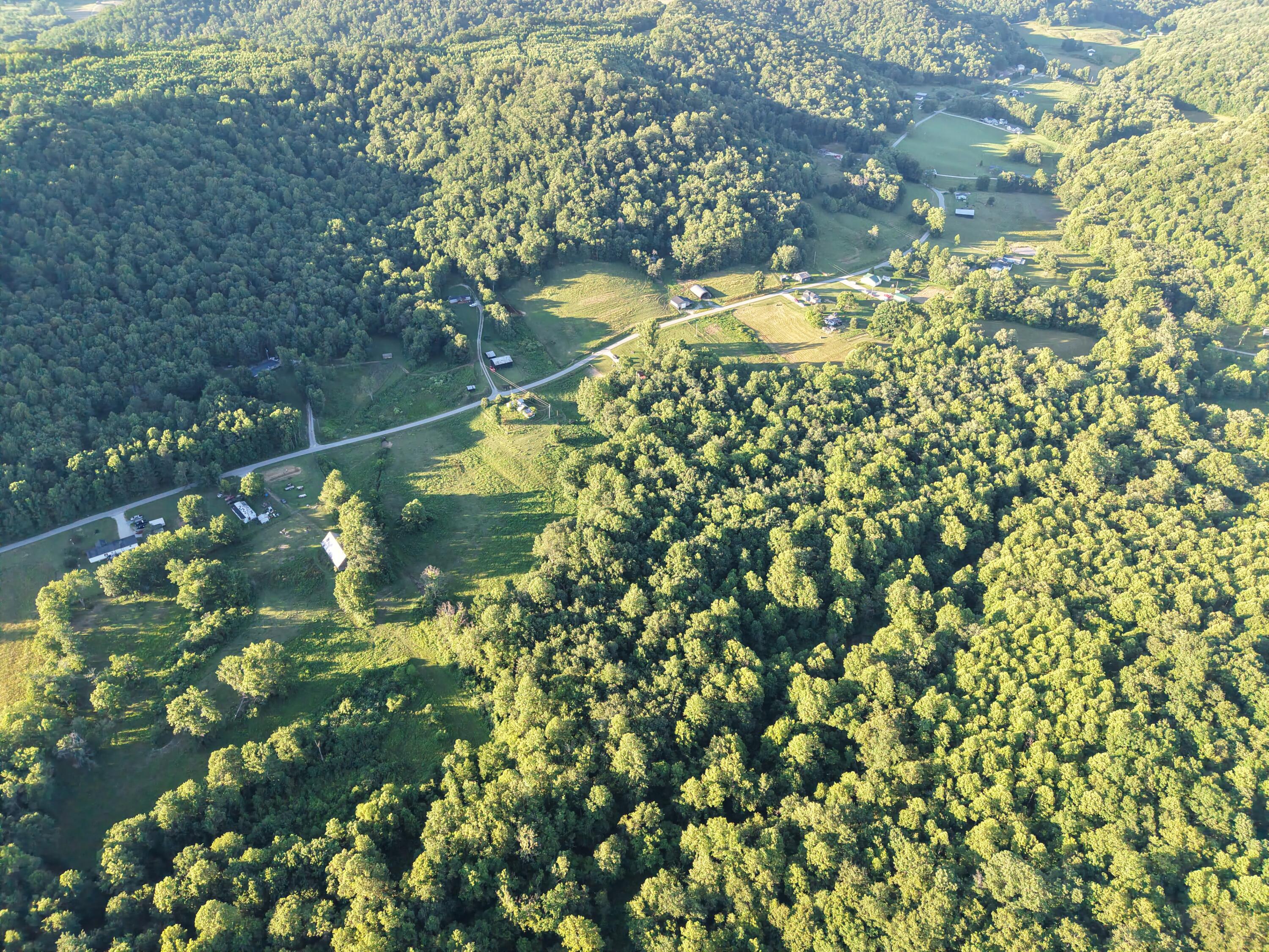 2319 Beechy Creek Road Property Photo 4