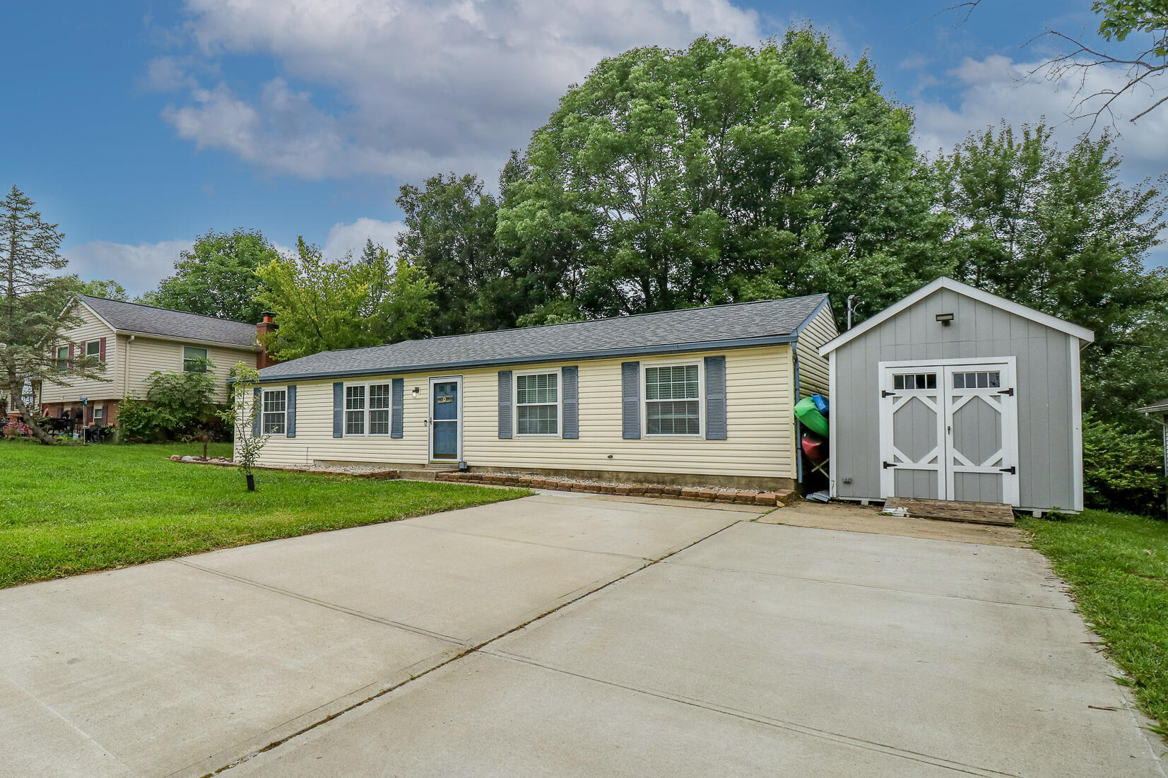 6367 Thistlewood Lane Property Photo 3