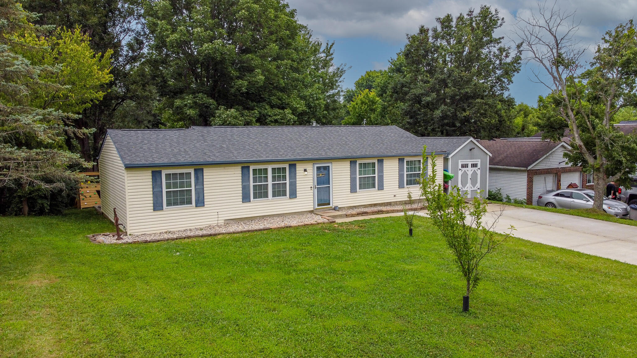 6367 Thistlewood Lane Property Photo 4