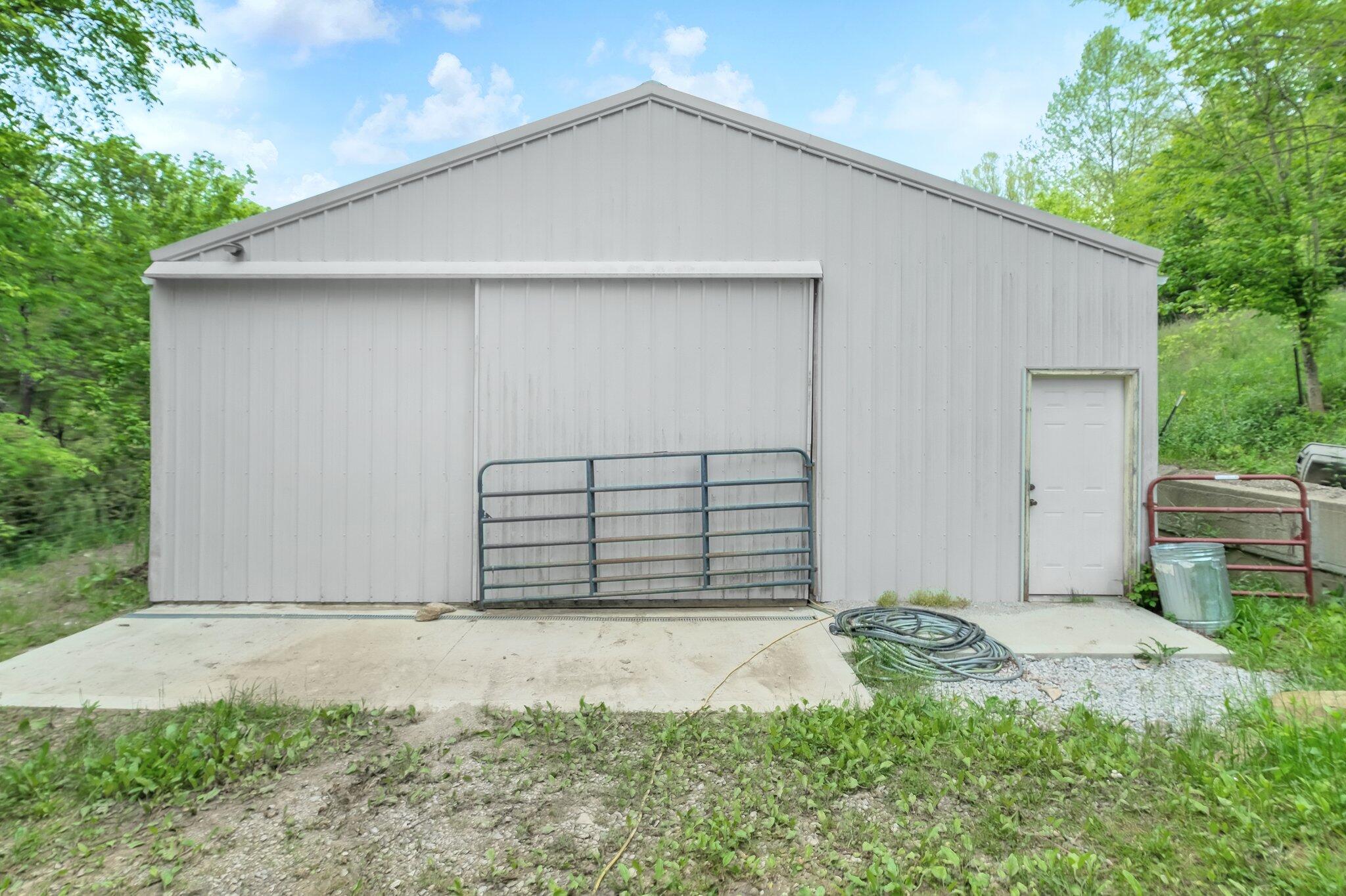 10061 Persimmon Grove Pike Property Photo 19
