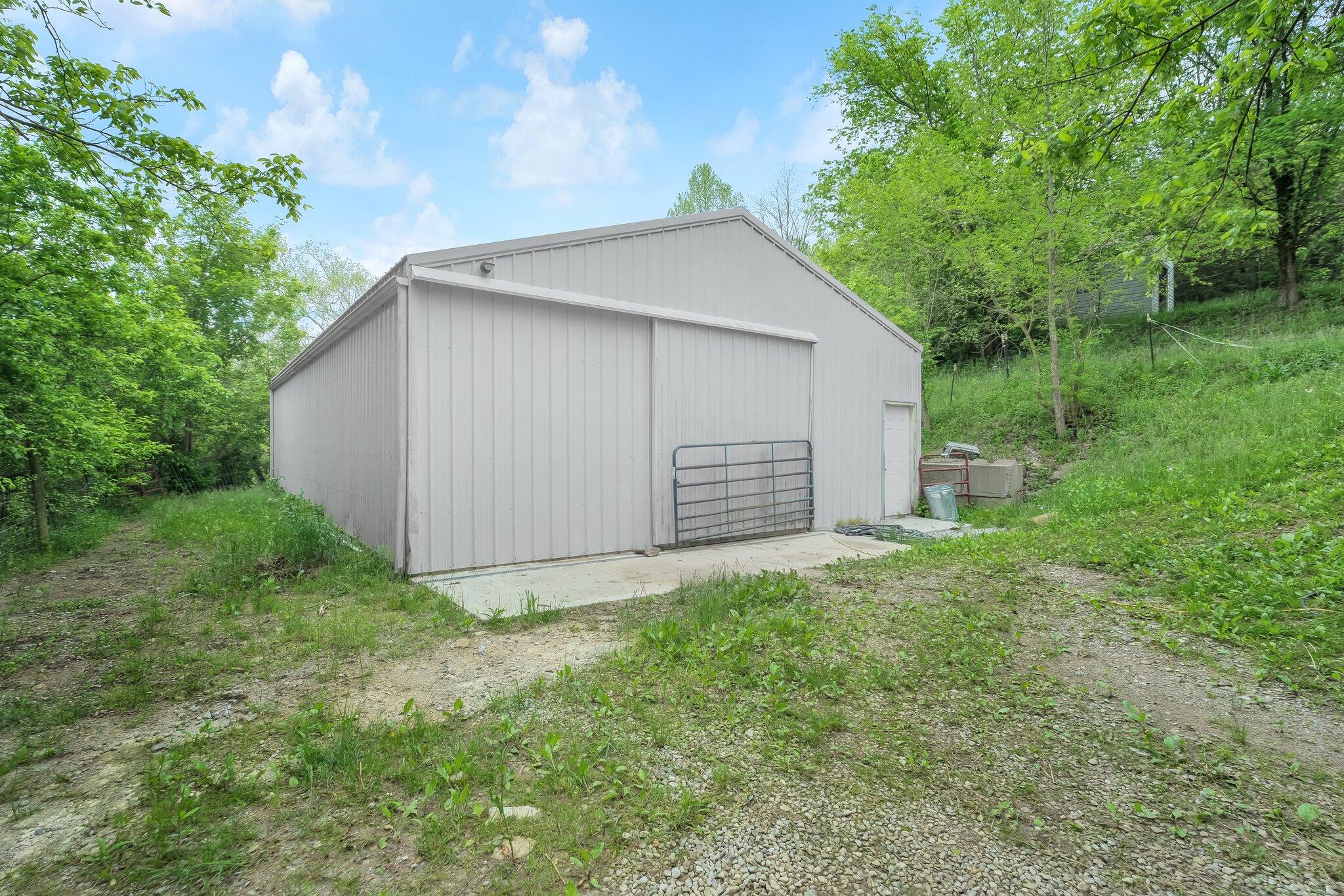 10061 Persimmon Grove Pike Property Photo 20