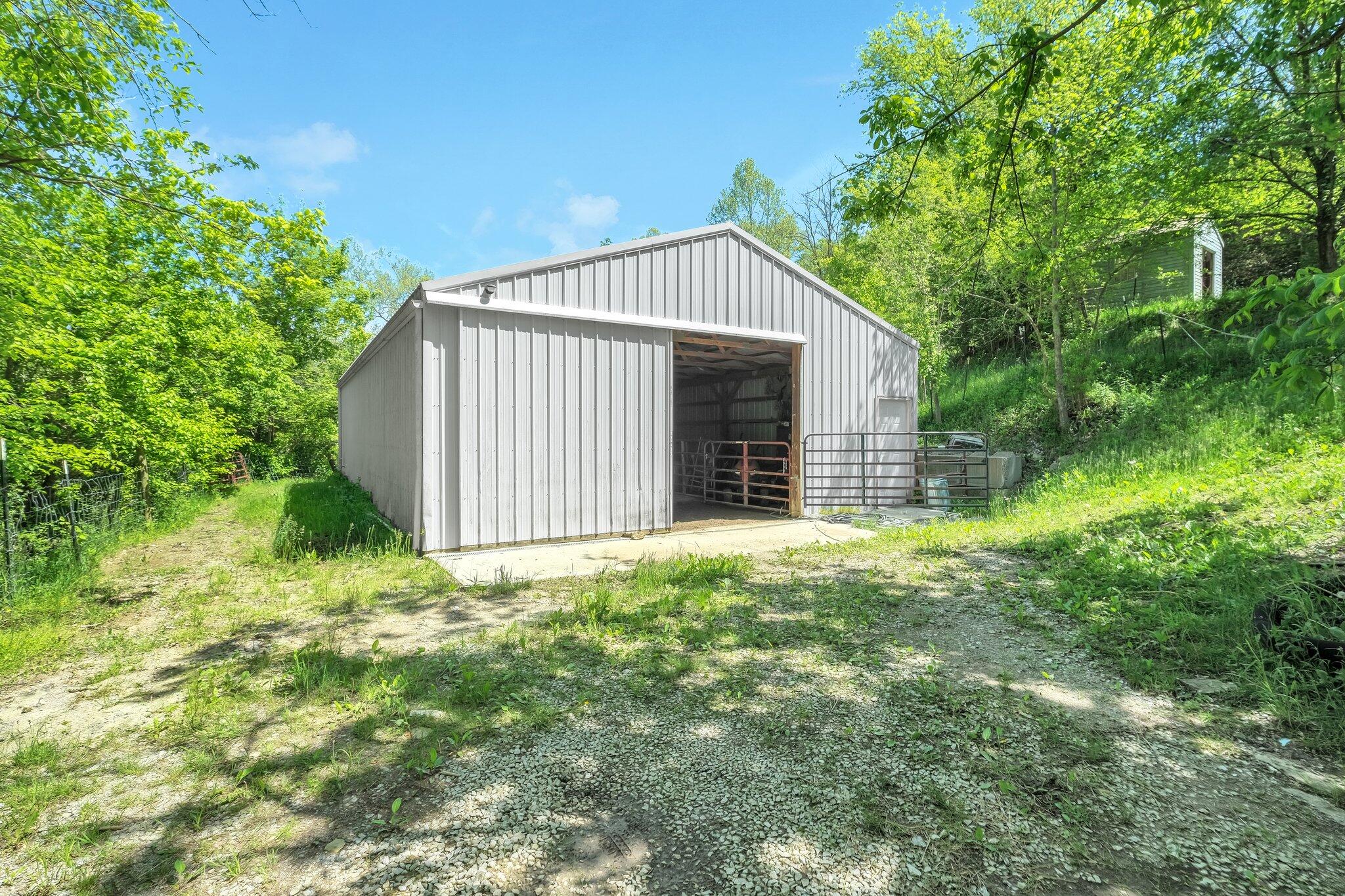 10061 Persimmon Grove Pike Property Photo 21