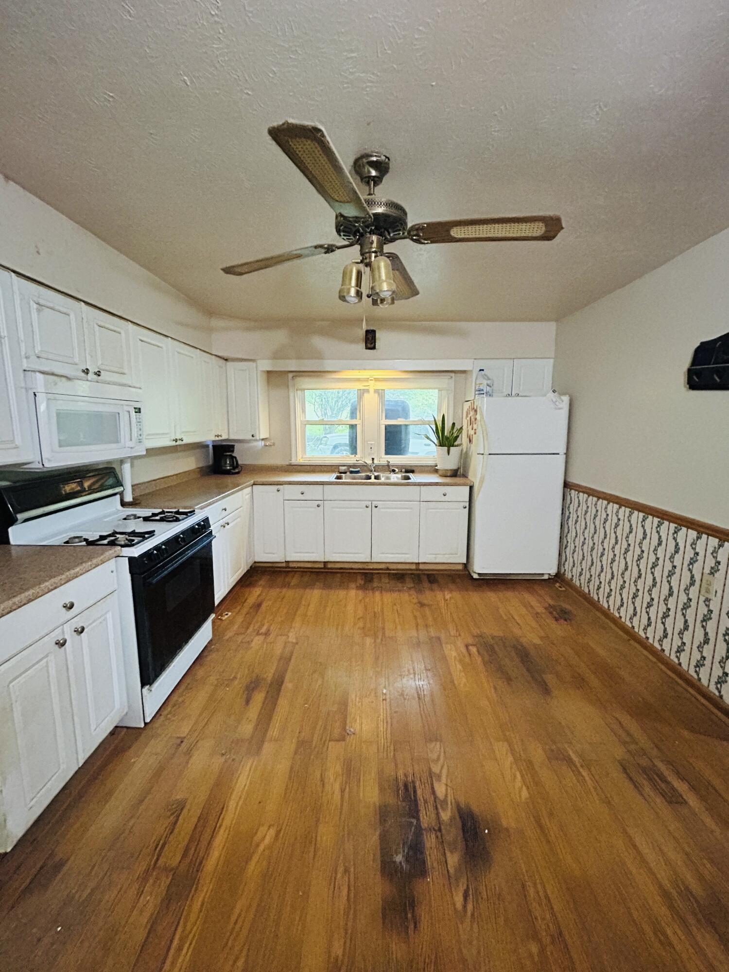 10061 Persimmon Grove Pike Property Photo 34