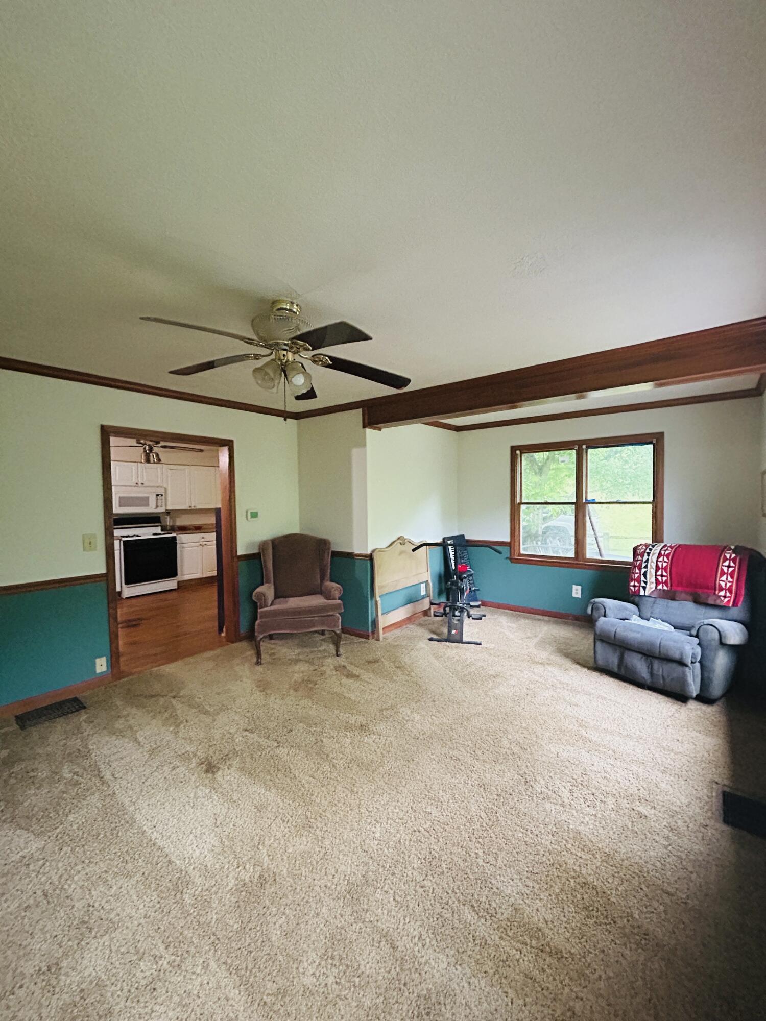 10061 Persimmon Grove Pike Property Photo 35