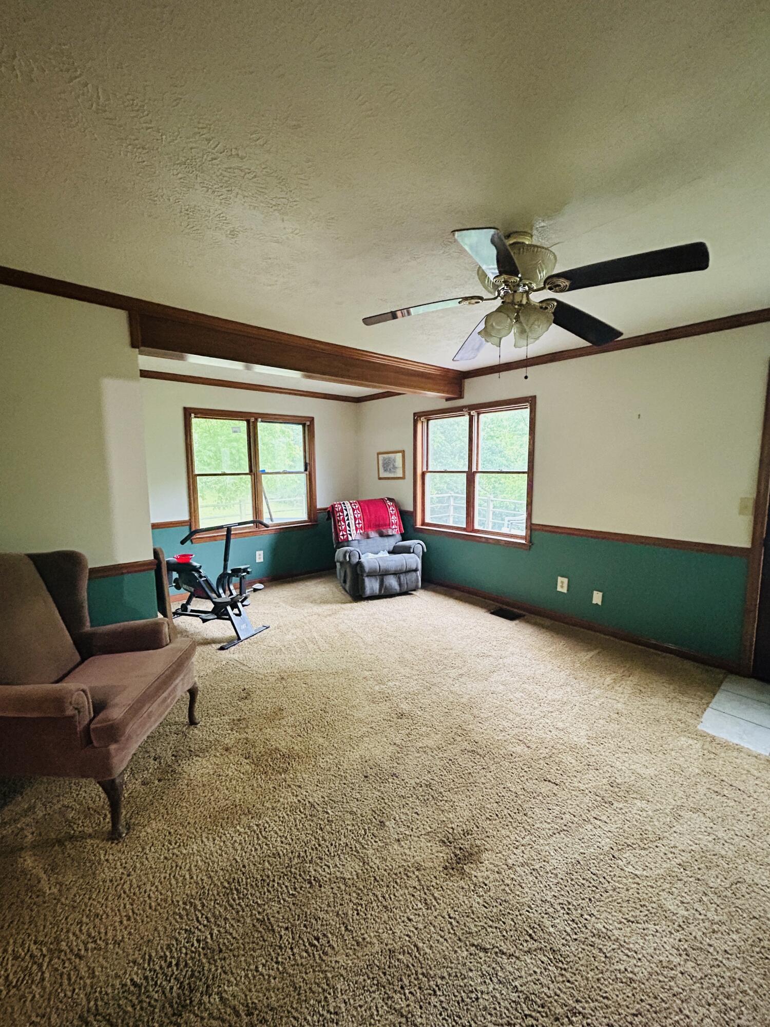 10061 Persimmon Grove Pike Property Photo 36