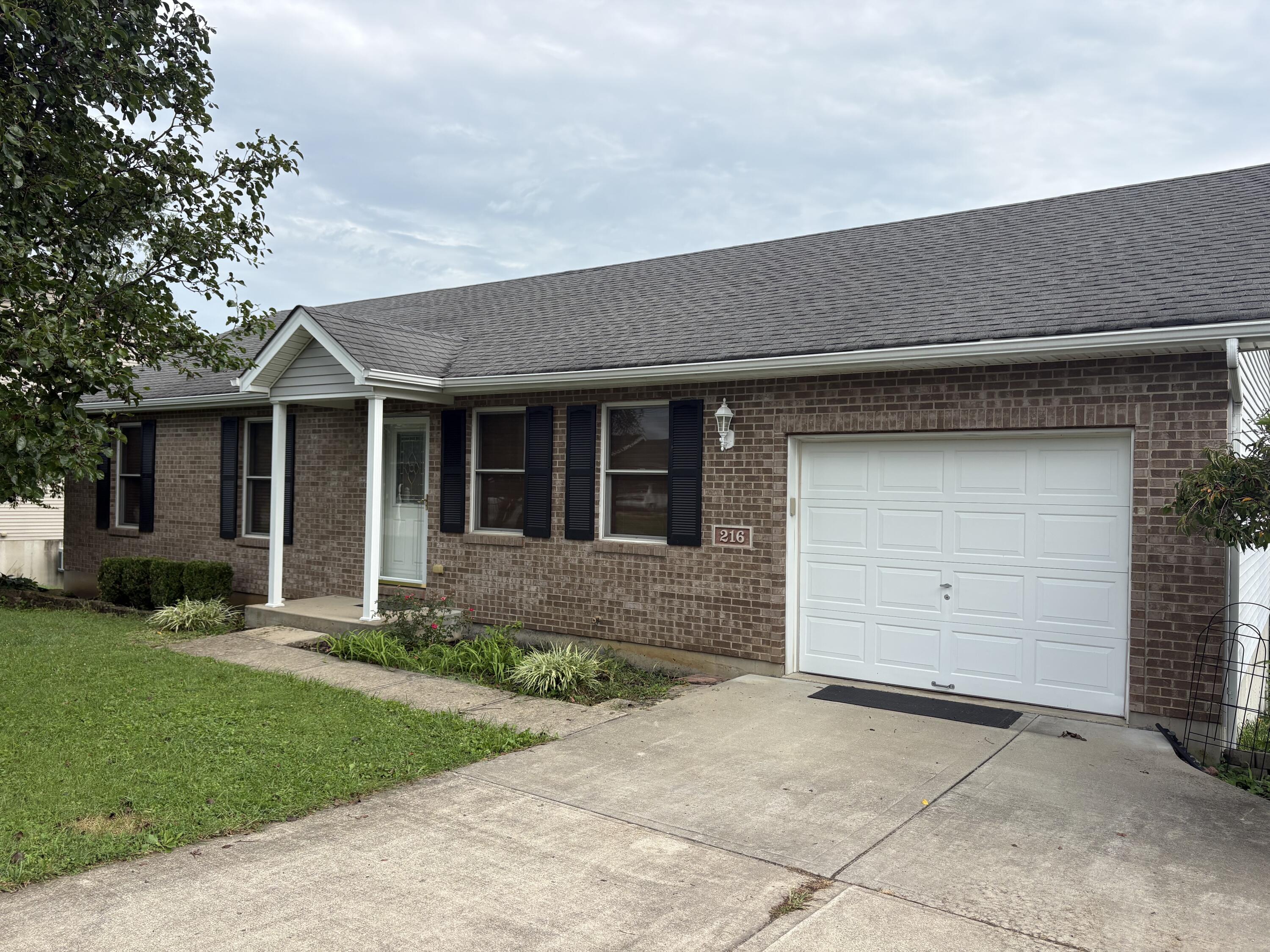 216 Southern Drive Property Photo 1