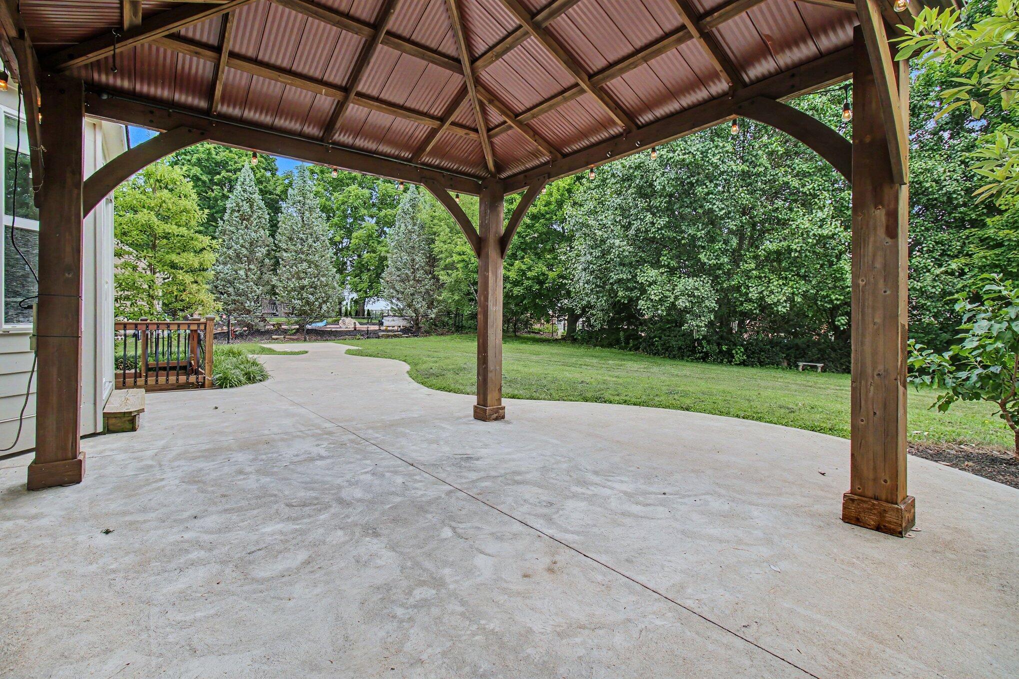 2031 Arbor Springs Boulevard Property Photo 12