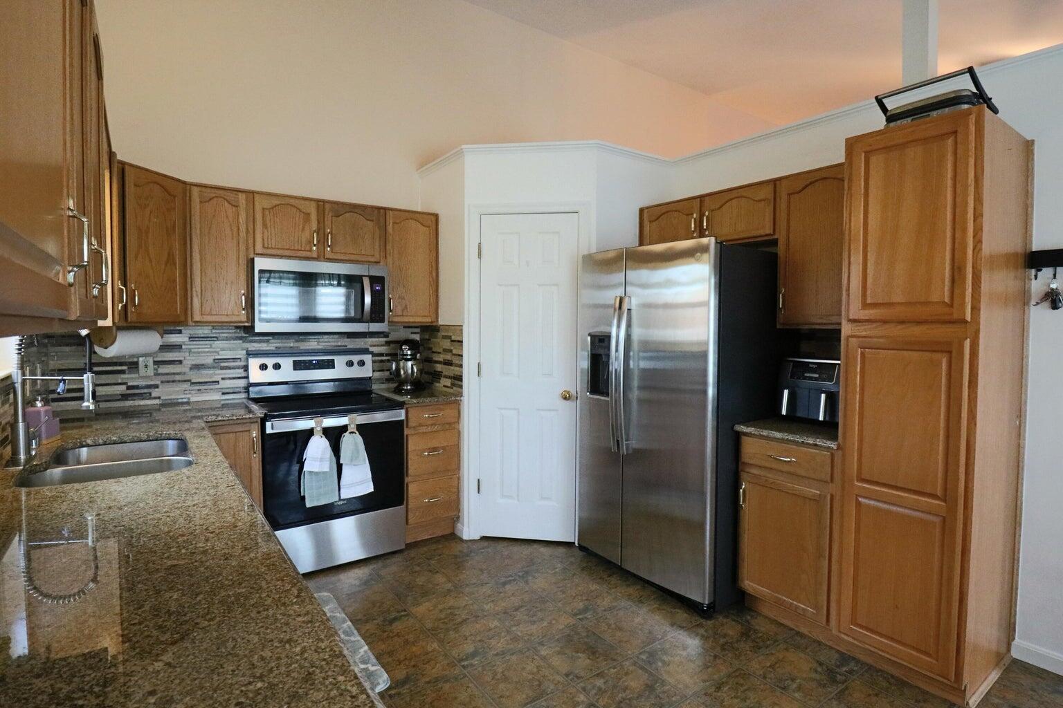 6293 Remington Cove Property Photo 12