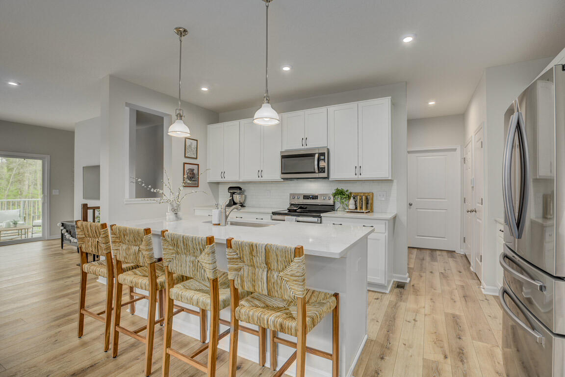 688 Streamside Drive, Lower Property Photo 4