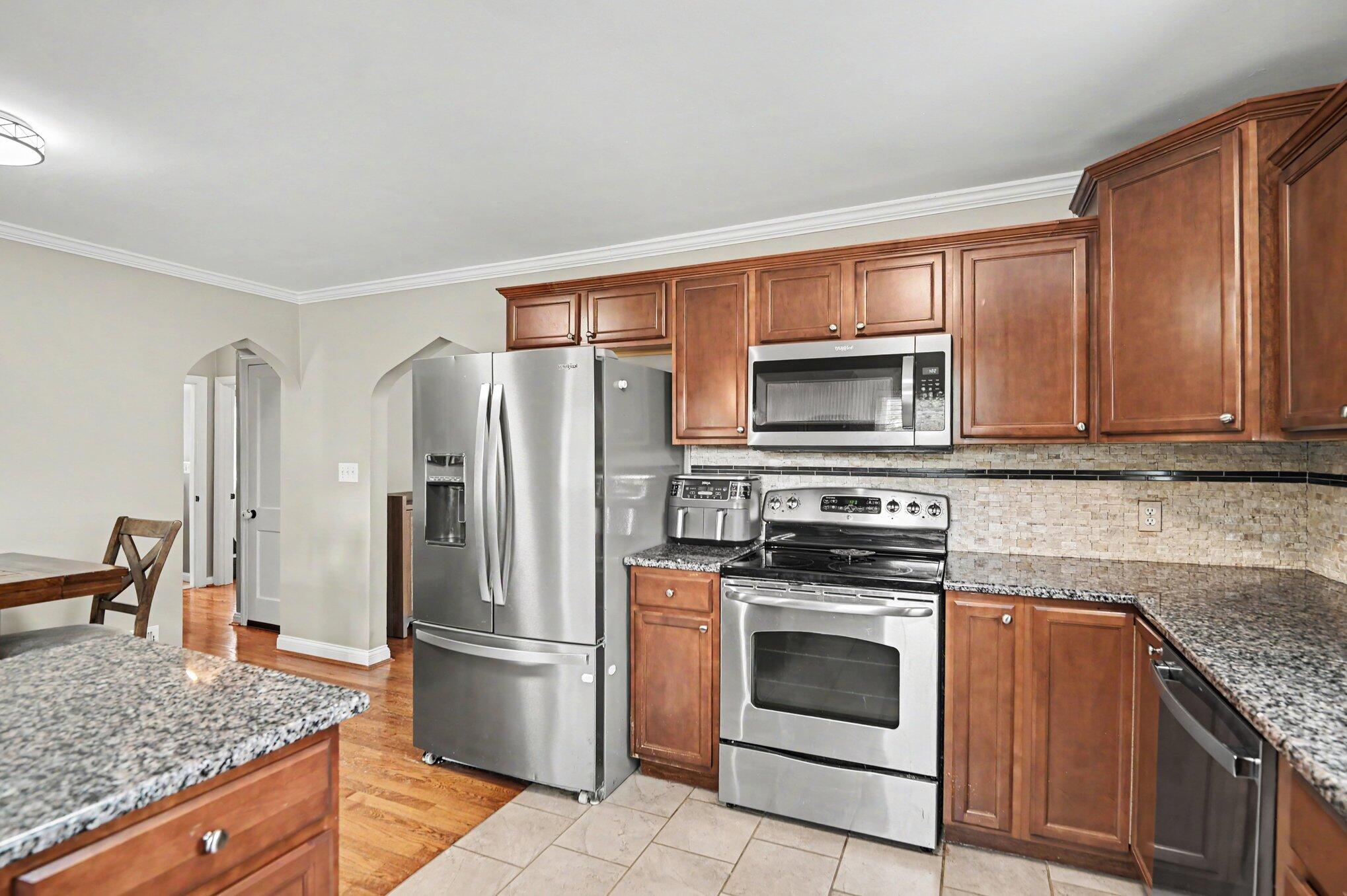 131 Edgewood Road Property Photo 10