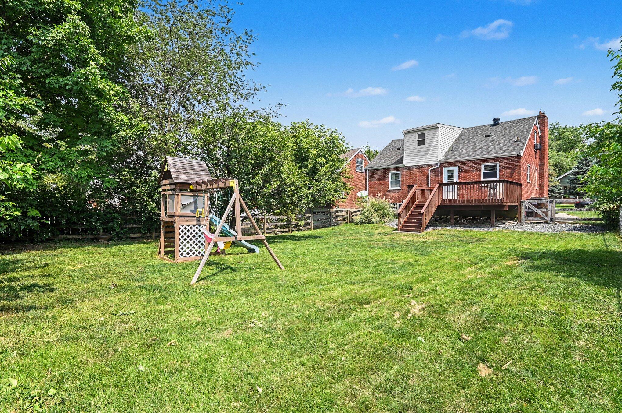 131 Edgewood Road Property Photo 23